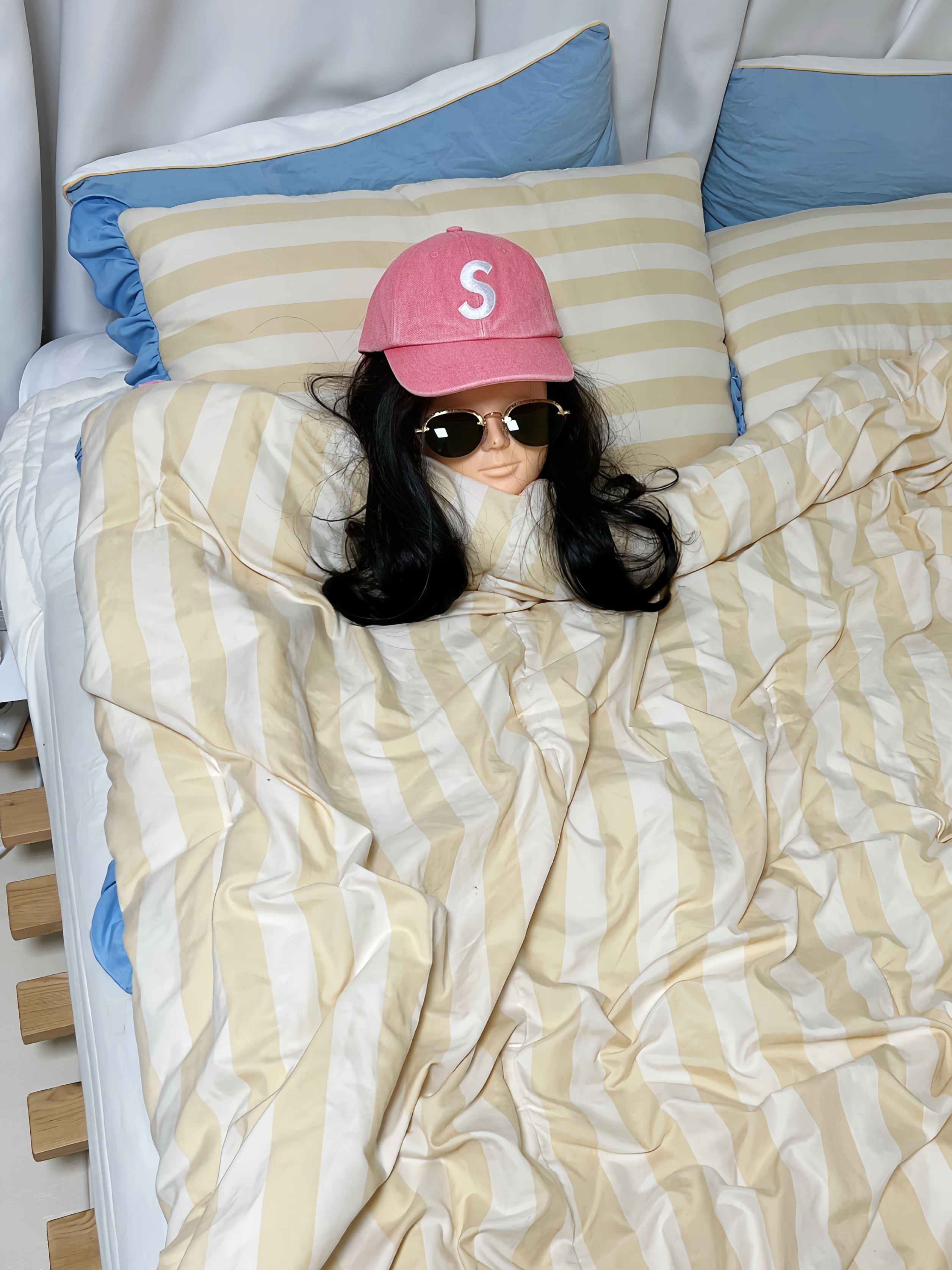 Supreme Pigment S Logo 6-Panel Bright Pink - 24FW, Supreme Elm Sunglasses Gold - 23SS 착용 스타일 - 2