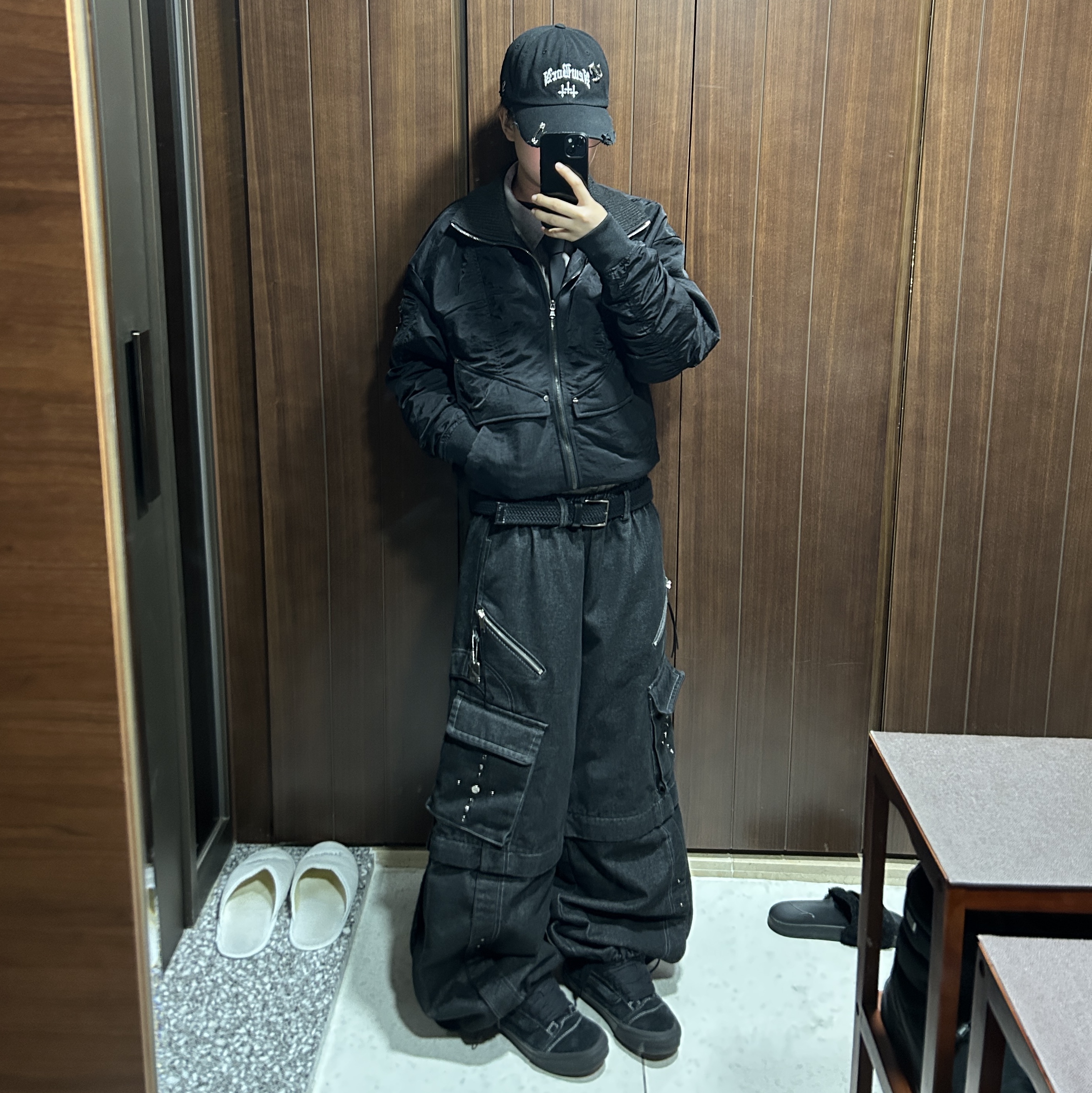 Vans Knu Skool Black 착용 스타일 - 1