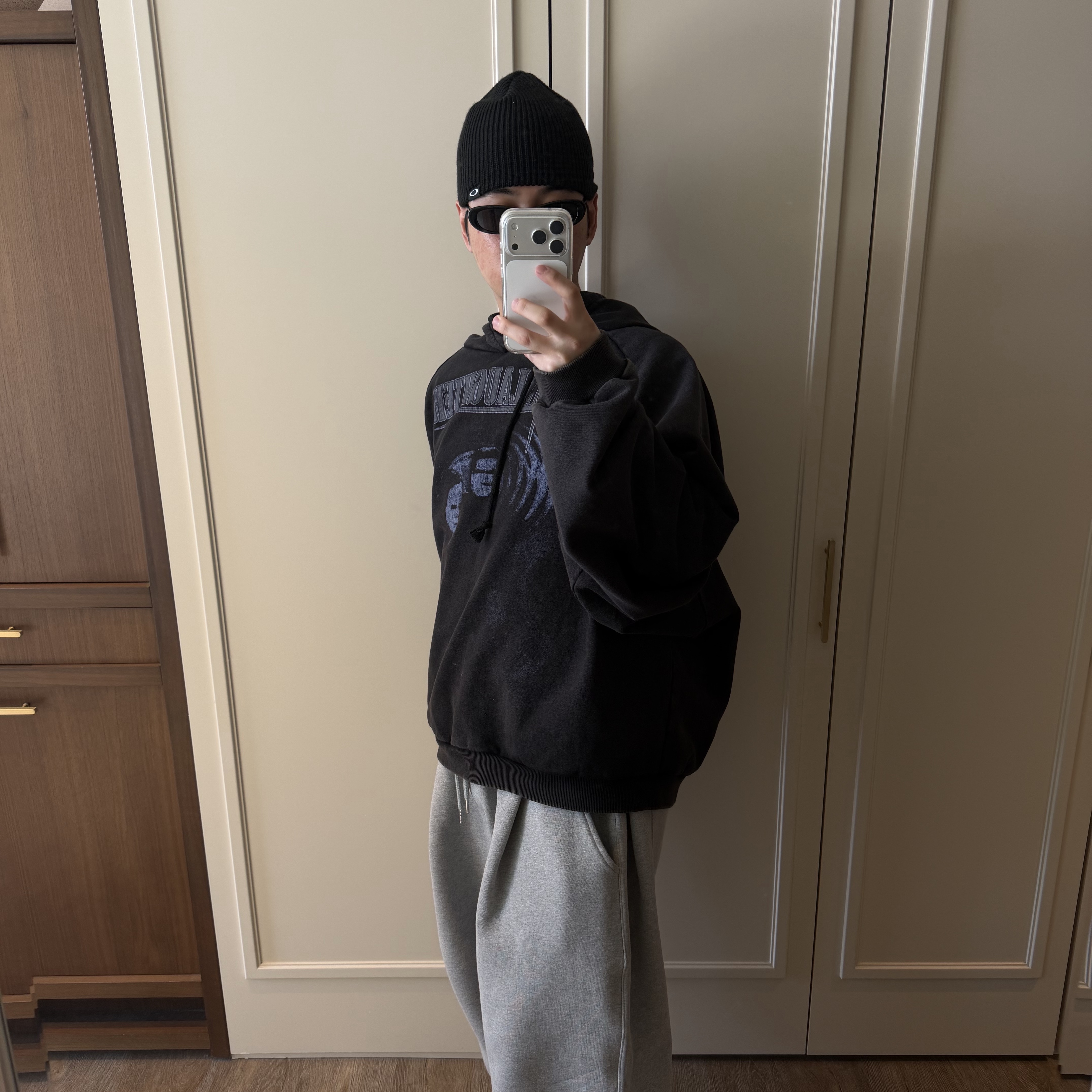 Undermycar Mu.03 Anti Fxxking Logo Play Oversized Sweat Jogger Melange Gray, Project G/R Mind Slaughter Vintage Washeed Hoodie Black 착용 스타일 - 1