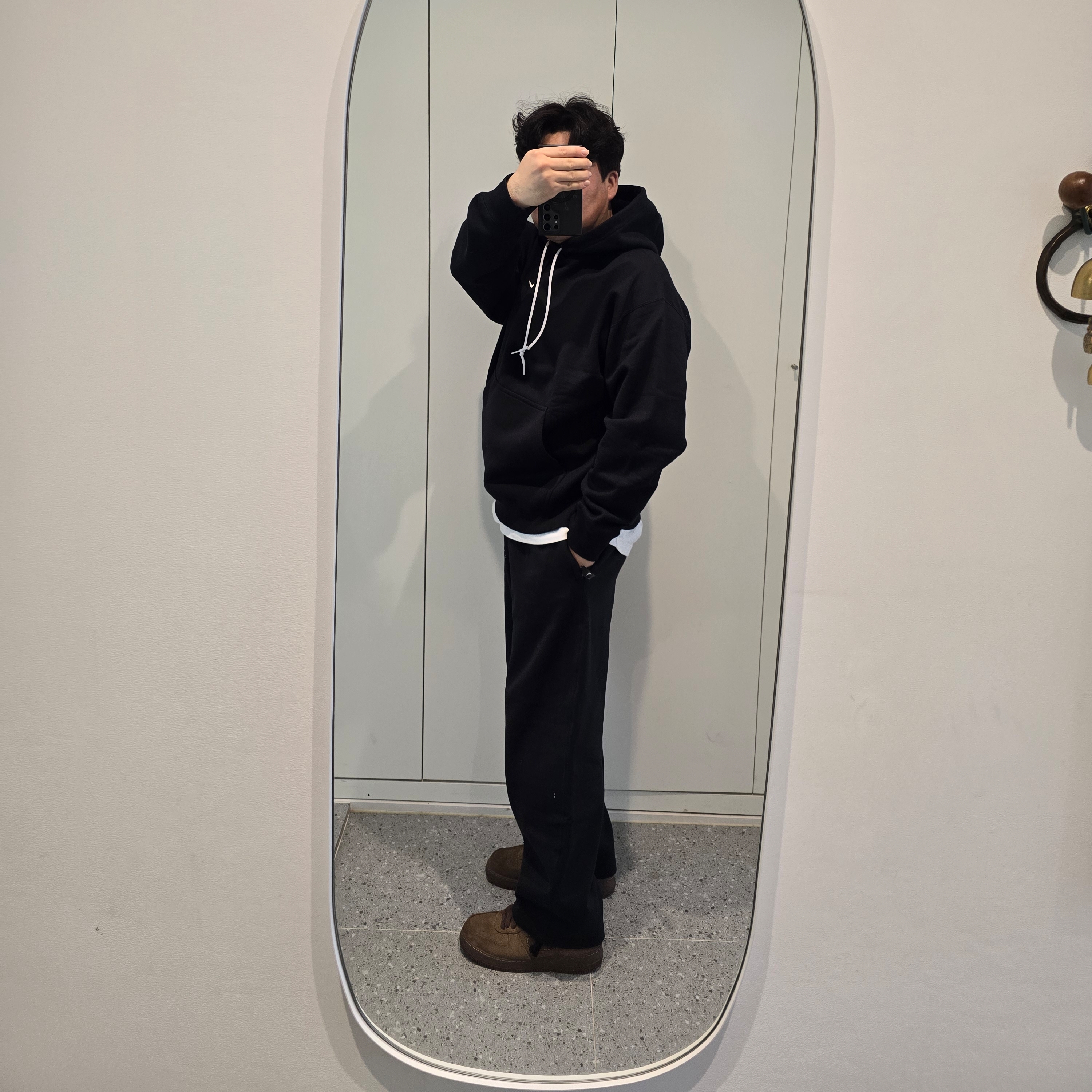 Nike Solo Swoosh Fleece Pullover Hoodie Black - Asia, Nike NSW Swoosh Open Hem Fleece Pants Black - Asia 착용 스타일 - 3