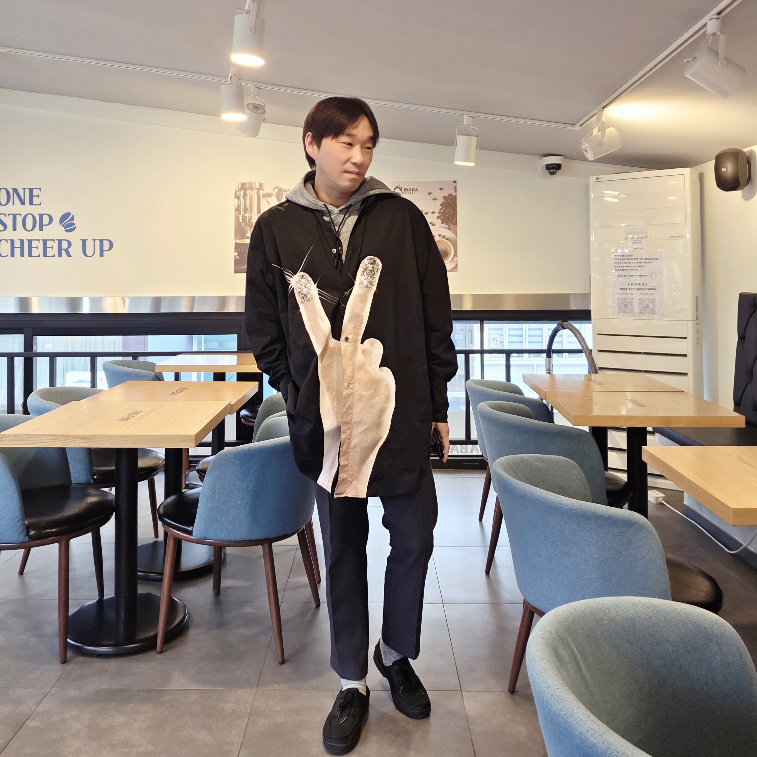 Palace x Gap Hood Grey - 24SS 착용 스타일 - 1