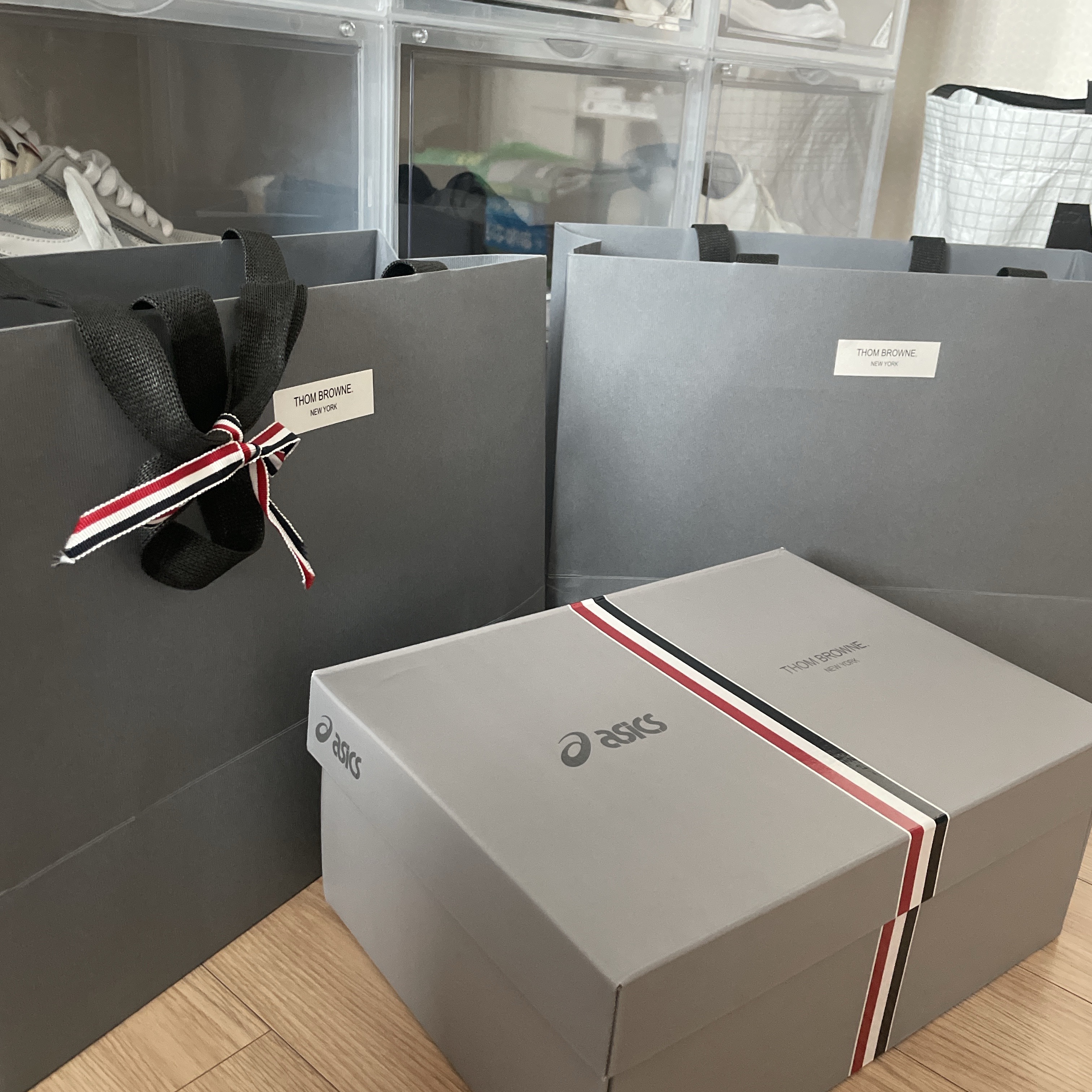 Asics x Thom Browne Gel-Kayano 14 Grey, Asics x Thom Browne Gel-Kayano 14 Black 착용 스타일