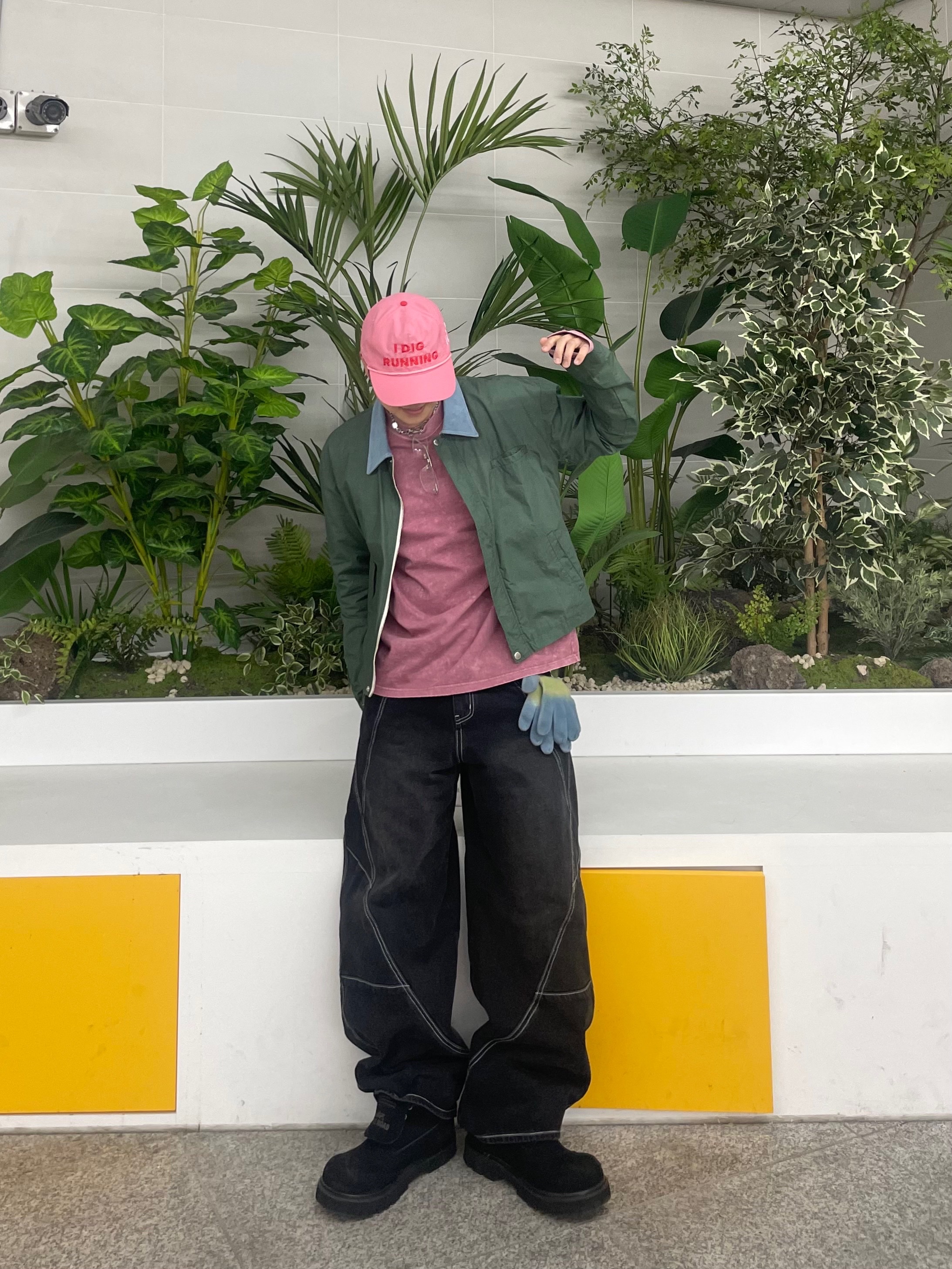 Alex Zono I Dig Running Trucker Pink 착용 스타일 - 1