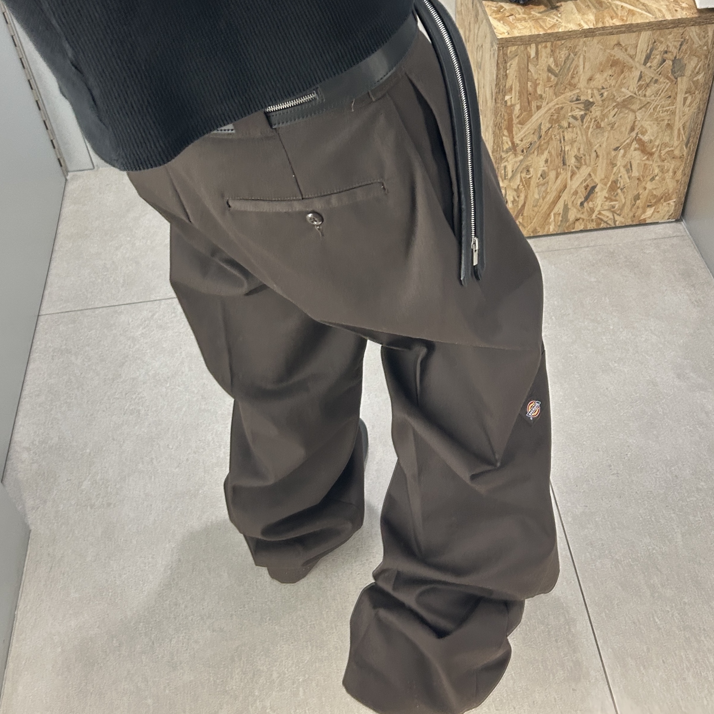 Dickies Original 874 Work Pant Black, Dickies Original 874 Work Pant Dark Brown 착용 스타일 - 2