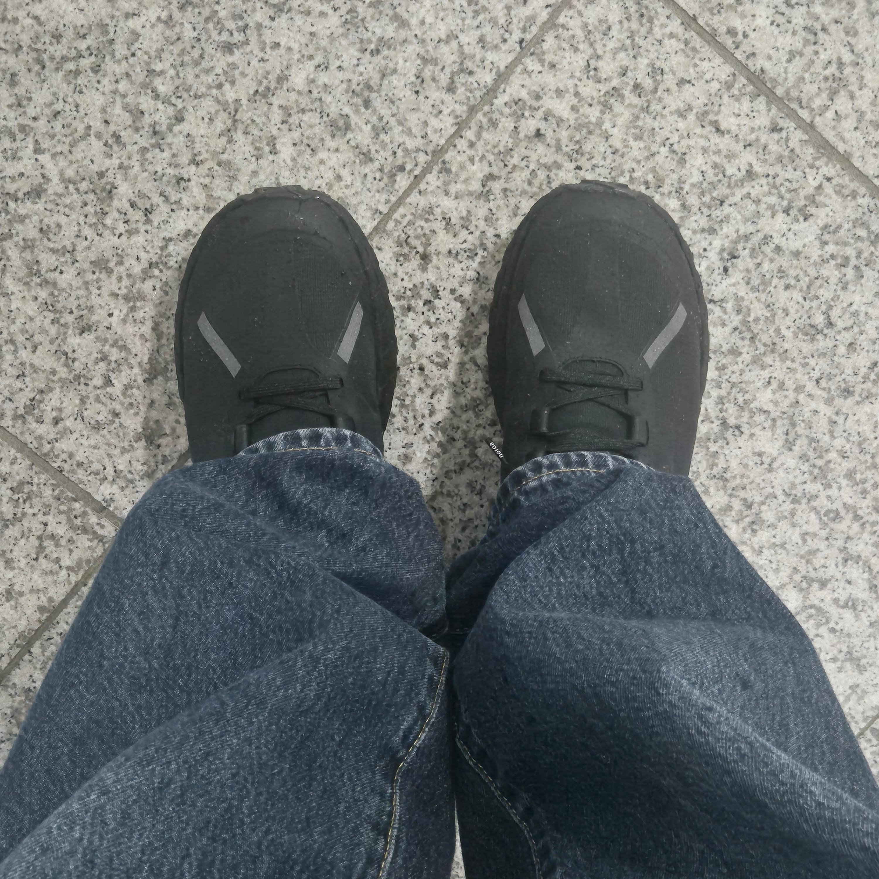 Norda 001/A Stealth Black 착용 스타일