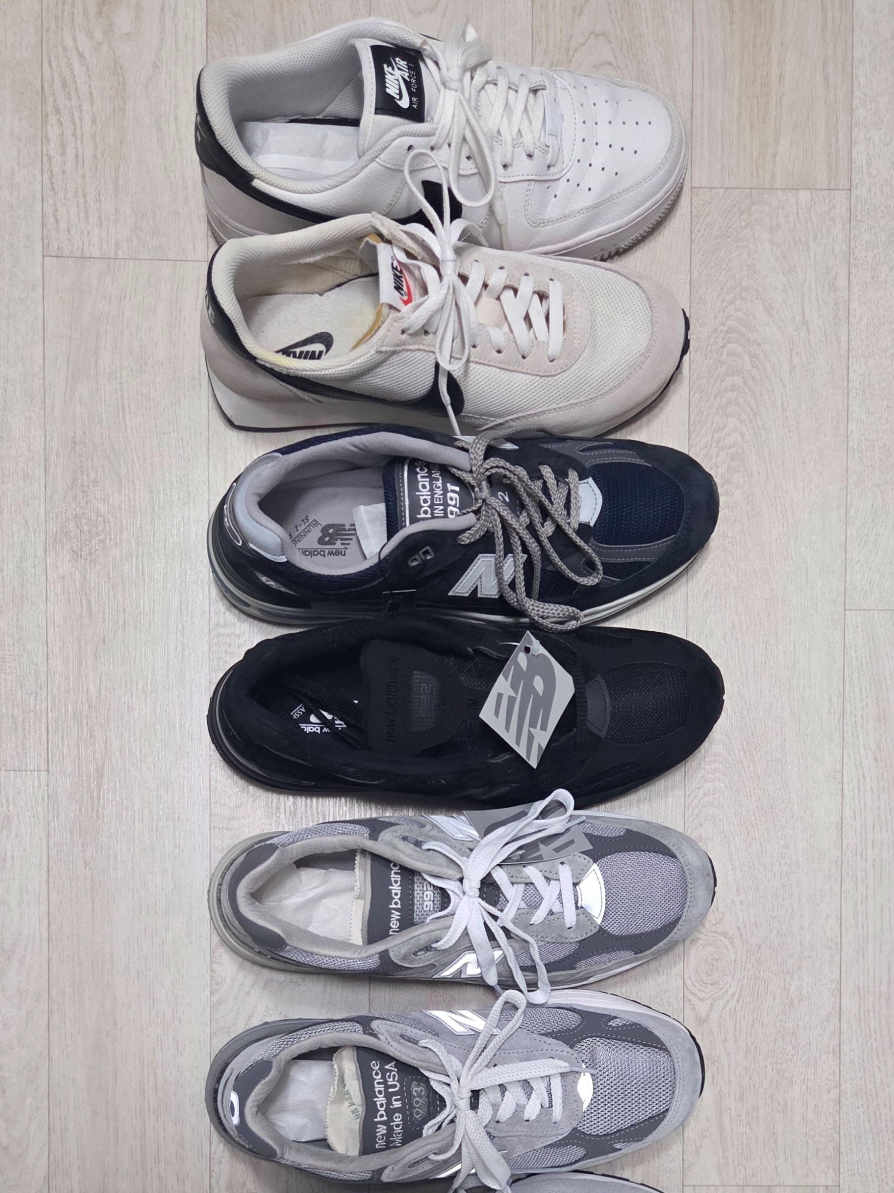 New Balance 991v2 Made in UK Dark Navy Smoked Pearl, New Balance 992 Made in USA Core Grey Silver Metallic 착용 스타일 - 5