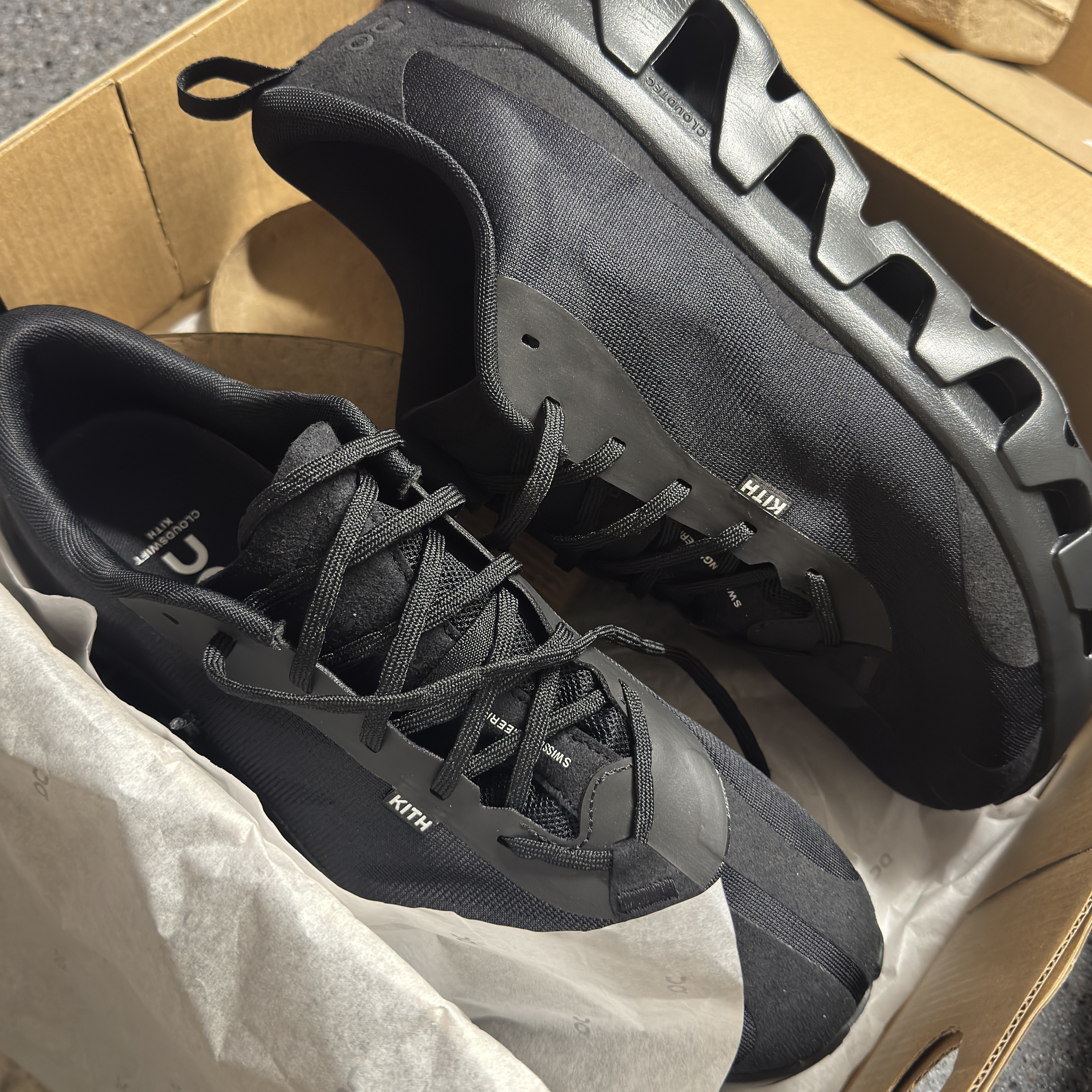 On Running x Kith K-Tech 1 Black 착용 스타일