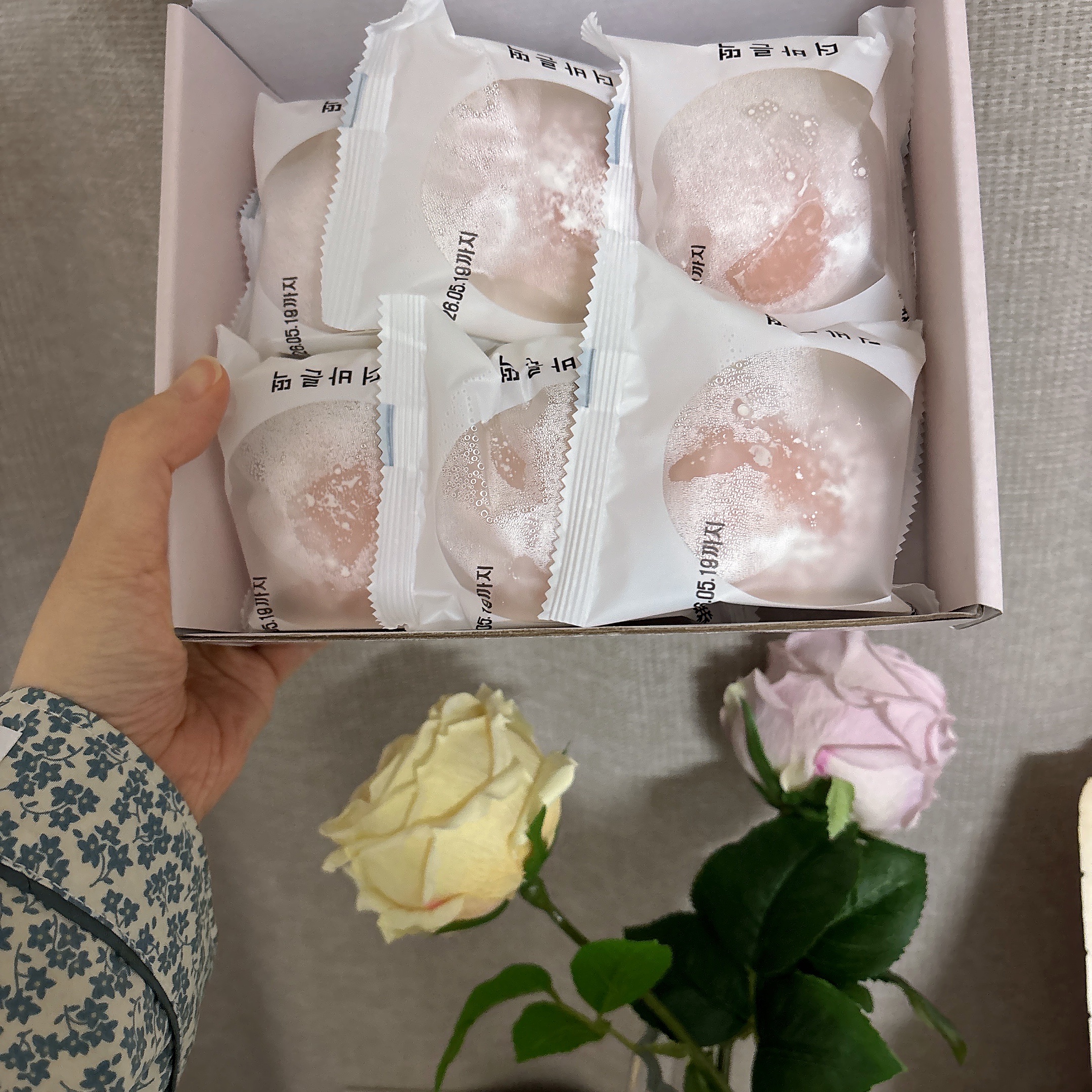 THE BAREUN TTEOK Peach Delight Yogurt Cream Tteok (60g *6EA) 1Box 착용 스타일 - 3
