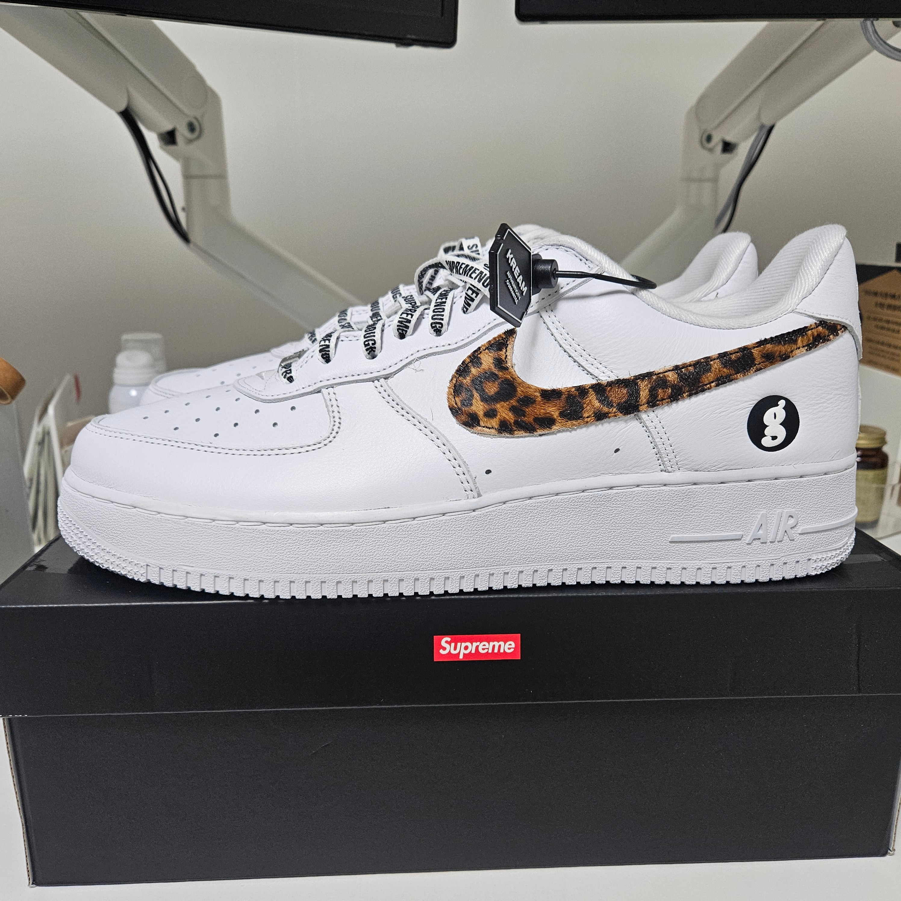 Nike x Supreme x GOODENOUGH Air Force 1 Low White - 25SS 착용 스타일