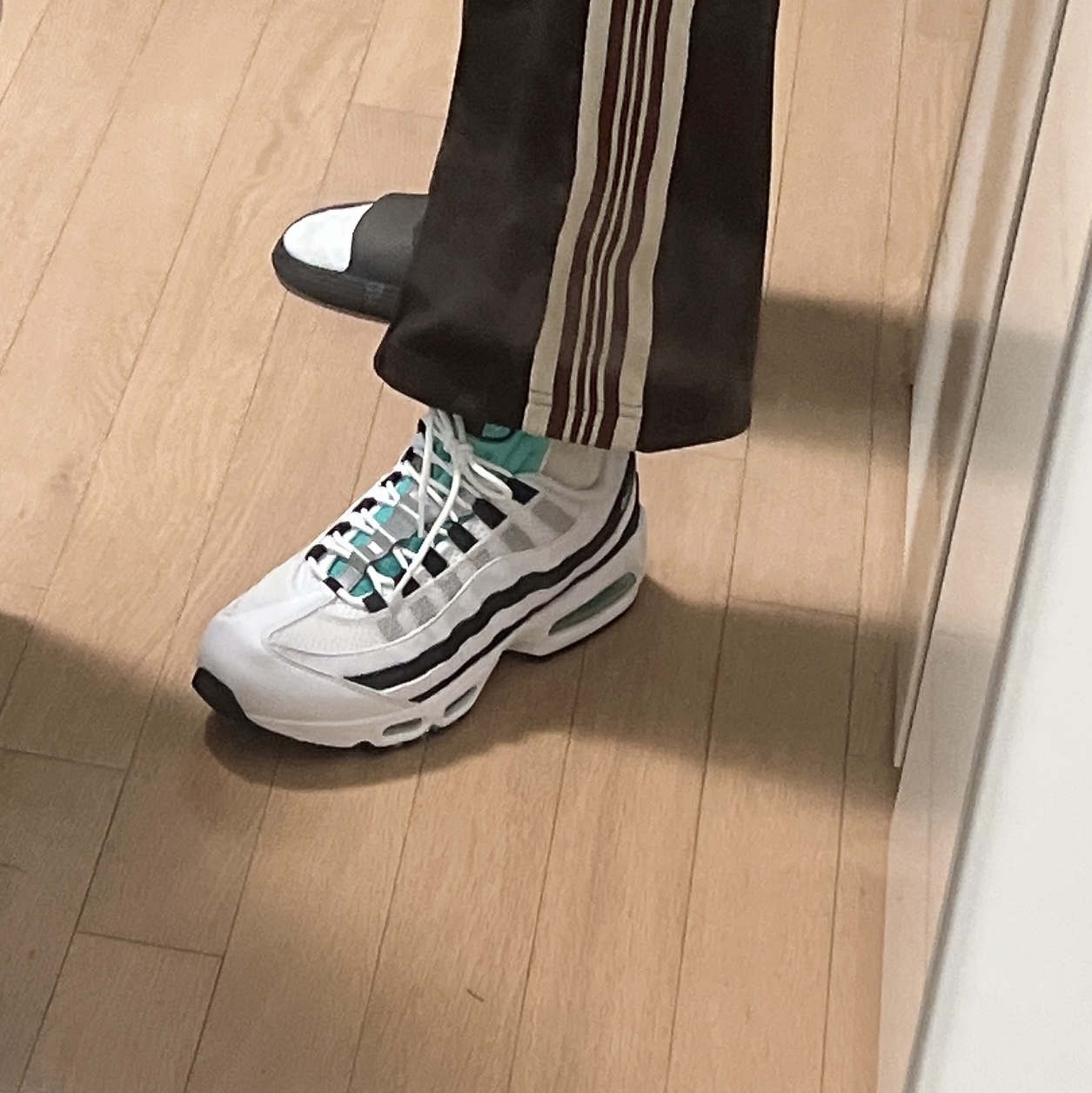 Nike Air Max 95 OG White and Black 착용 스타일