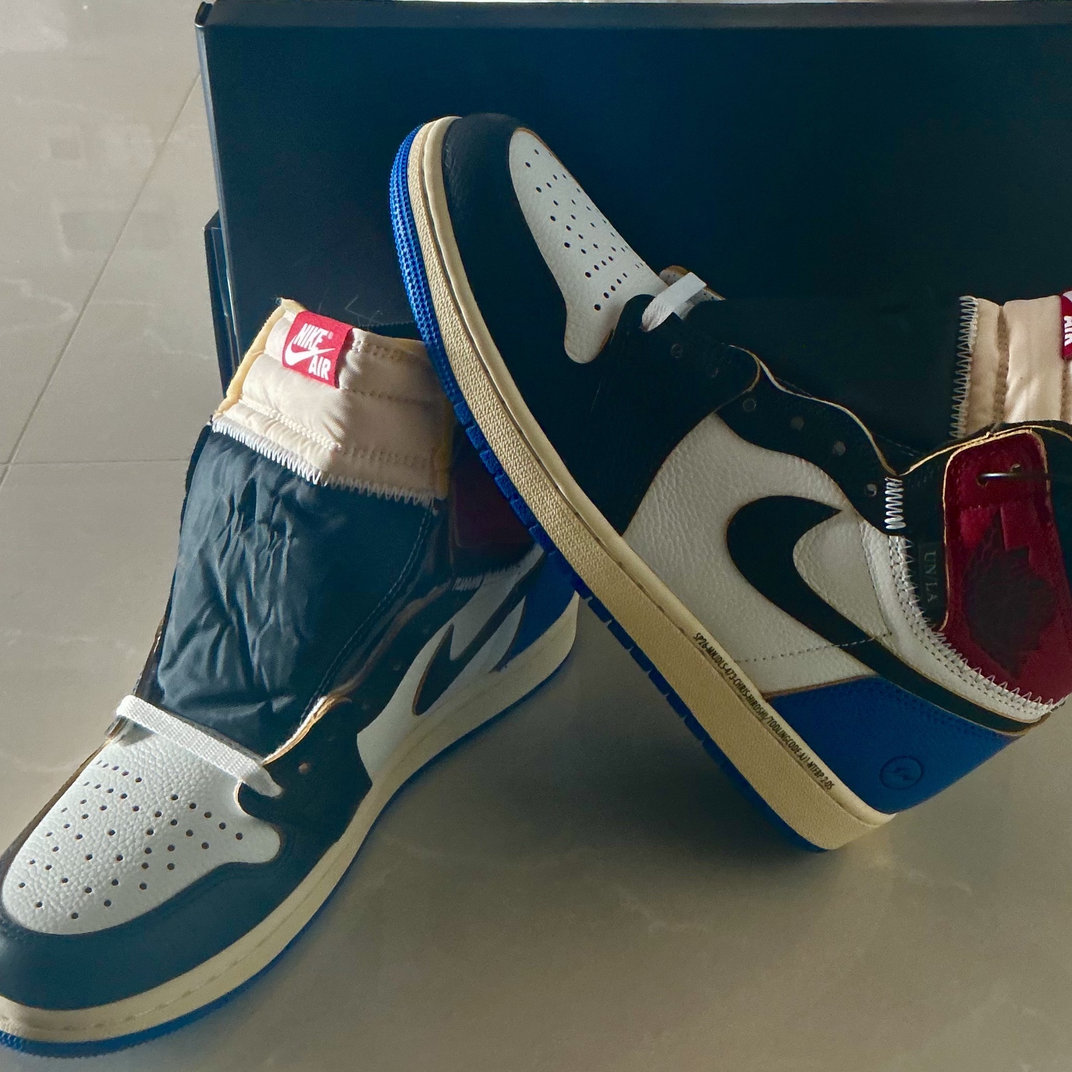 Jordan 1 x Fragment x Union LA Black and Varsity Red 착용 스타일
