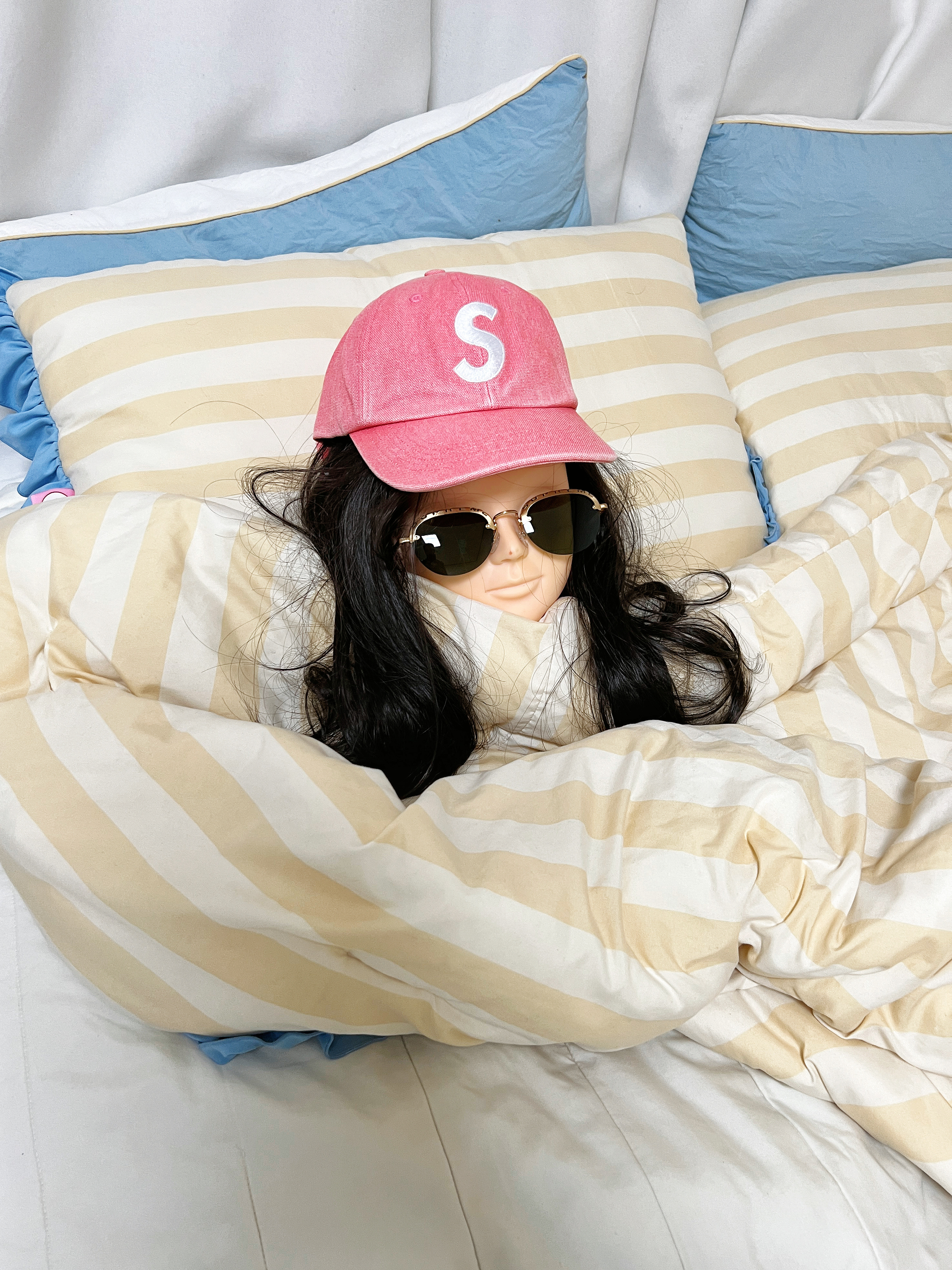 Supreme Pigment S Logo 6-Panel Bright Pink - 24FW, Supreme Elm Sunglasses Gold - 23SS 착용 스타일 - 3