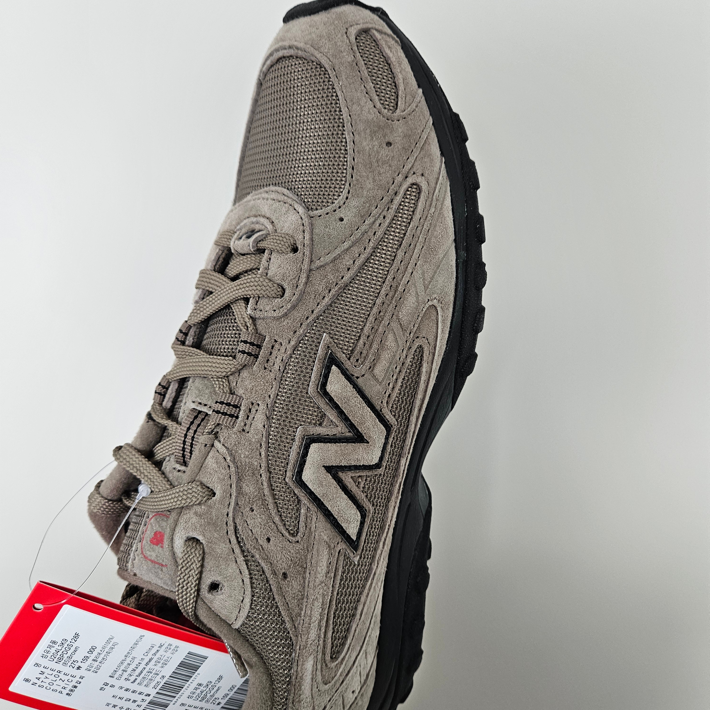 New Balance 204L Year of the Horse Thunder Brown Black 착용 스타일