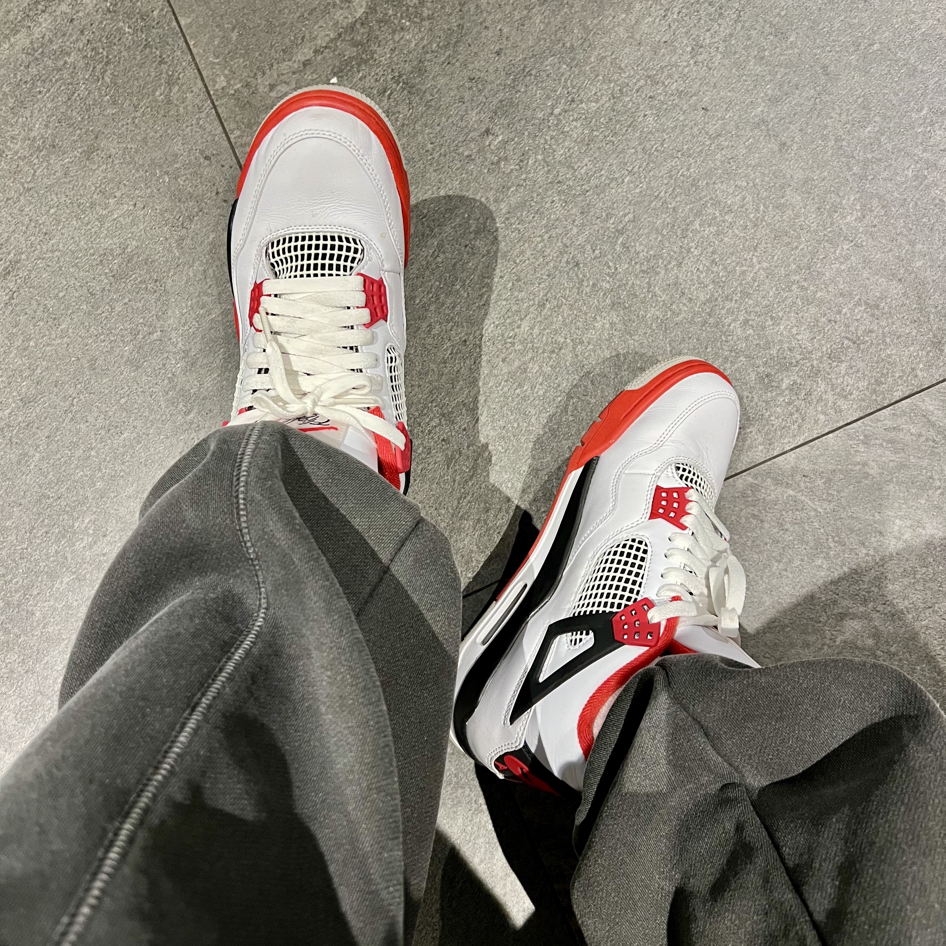 Jordan 4 Retro OG Fire Red 2020 착용 스타일