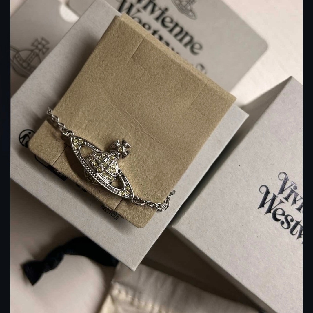 Vivienne Westwood Mini Bas Relief Chain Bracelet Platinum Jonquil 착용 스타일