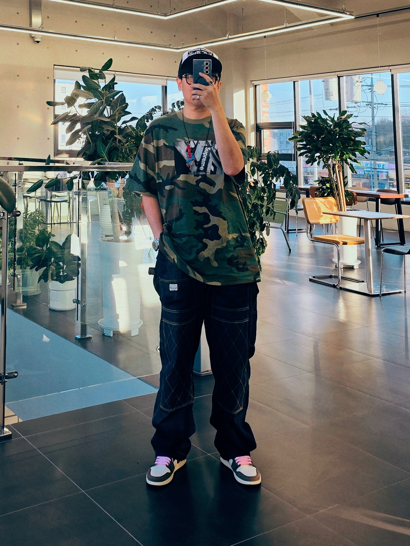 Supreme x Spider-Man T-Shirt Woodland Camo - 26SS, Kapital 11.5 oz. Denim Lumber Pants Indigo 착용 스타일 - 2