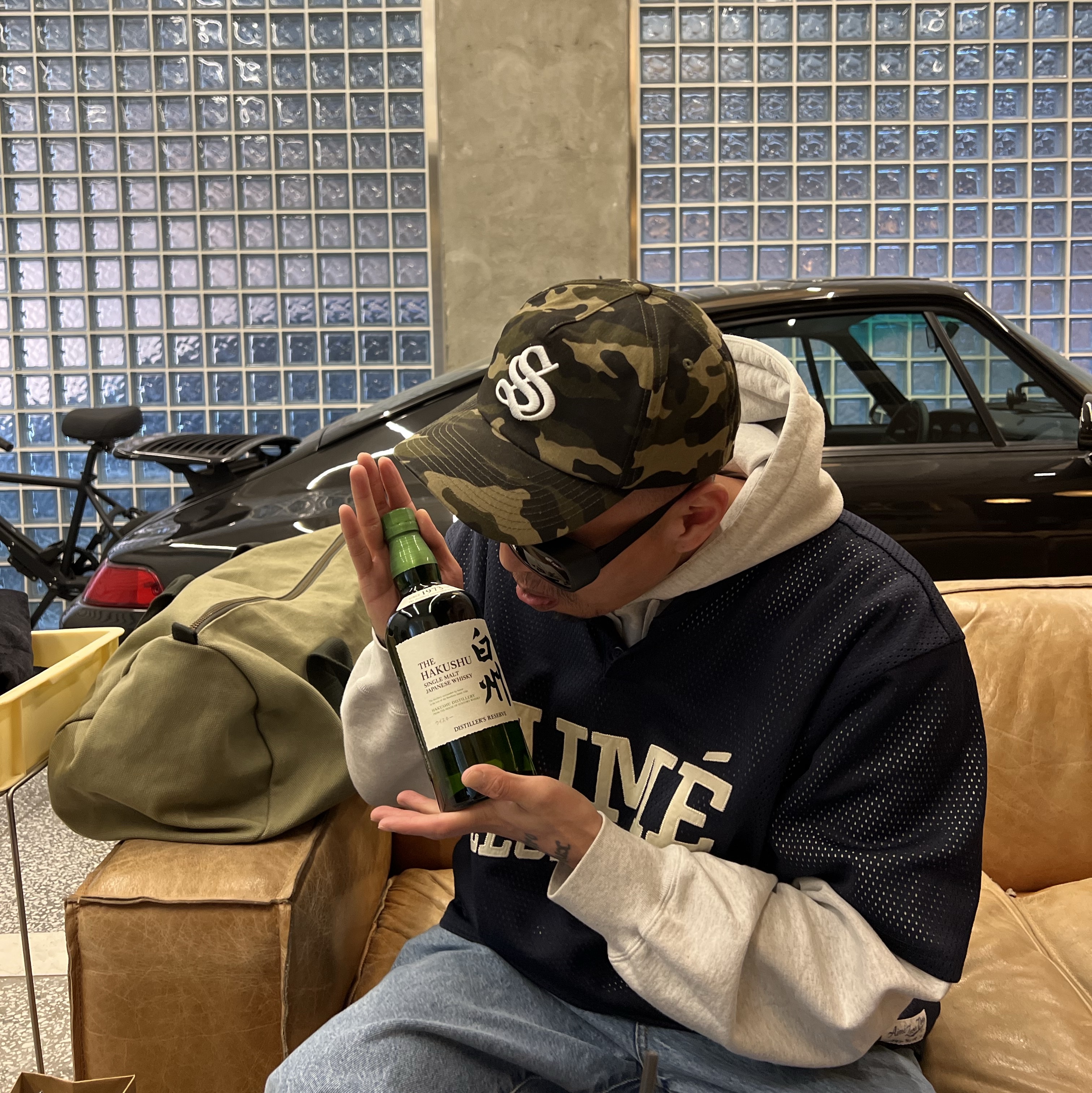 Converse x Shai 001 Brown 착용 스타일 - 2