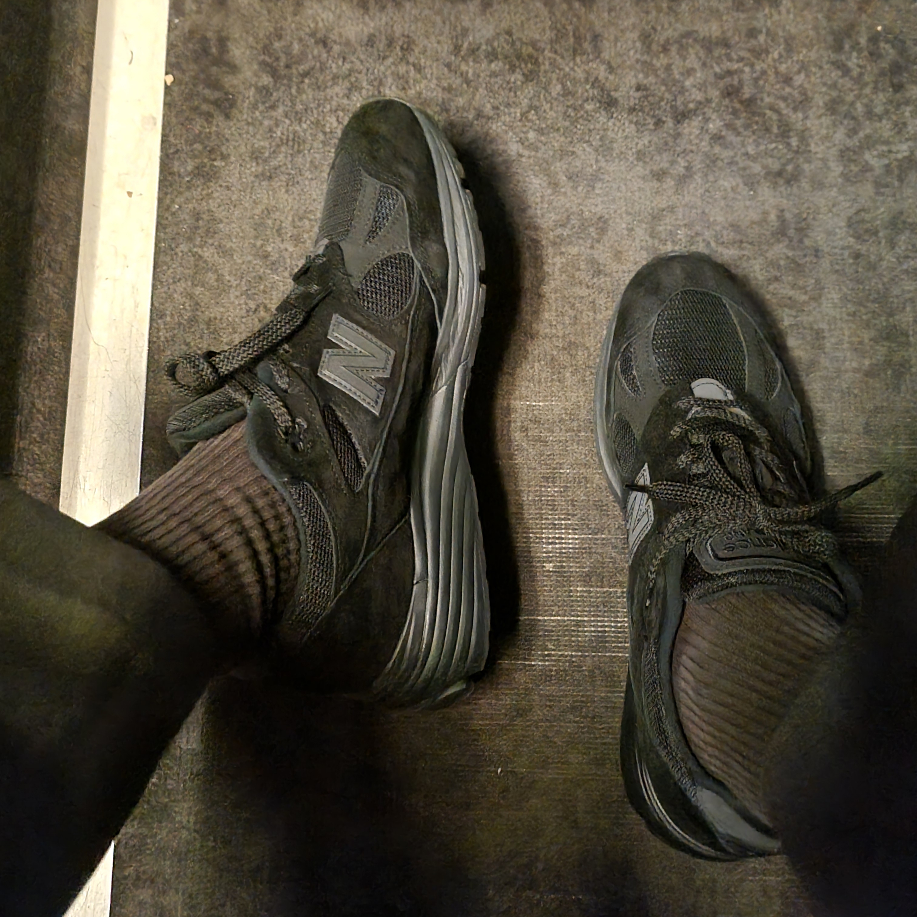 New Balance 991v2 Made in UK Black Grey 착용 스타일