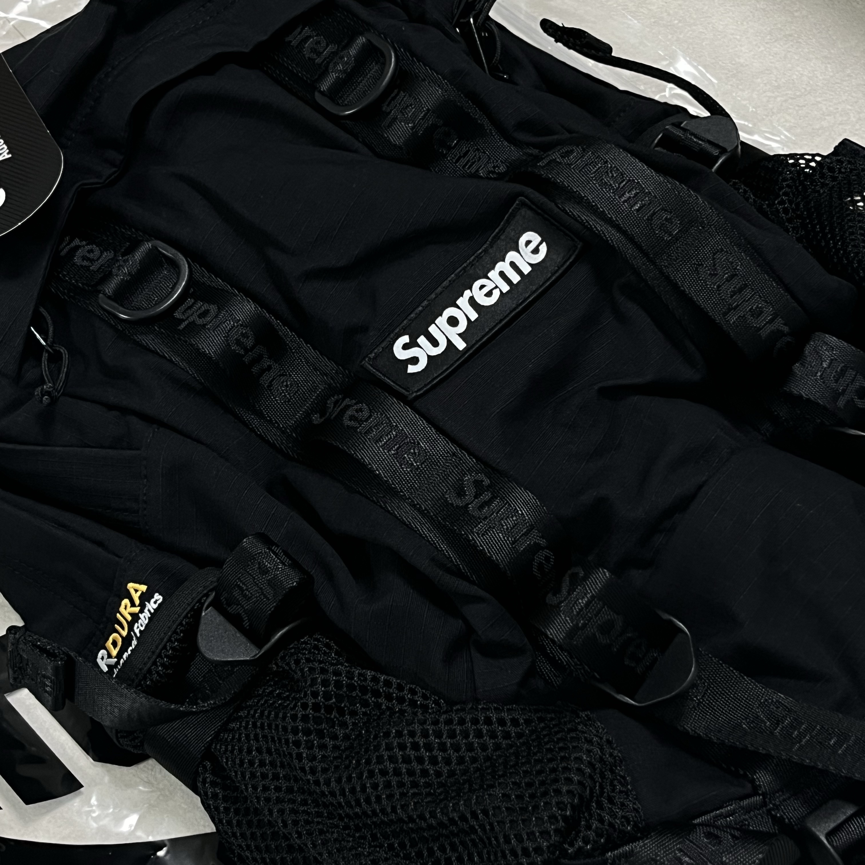 Supreme Backpack Black - 26SS 착용 스타일