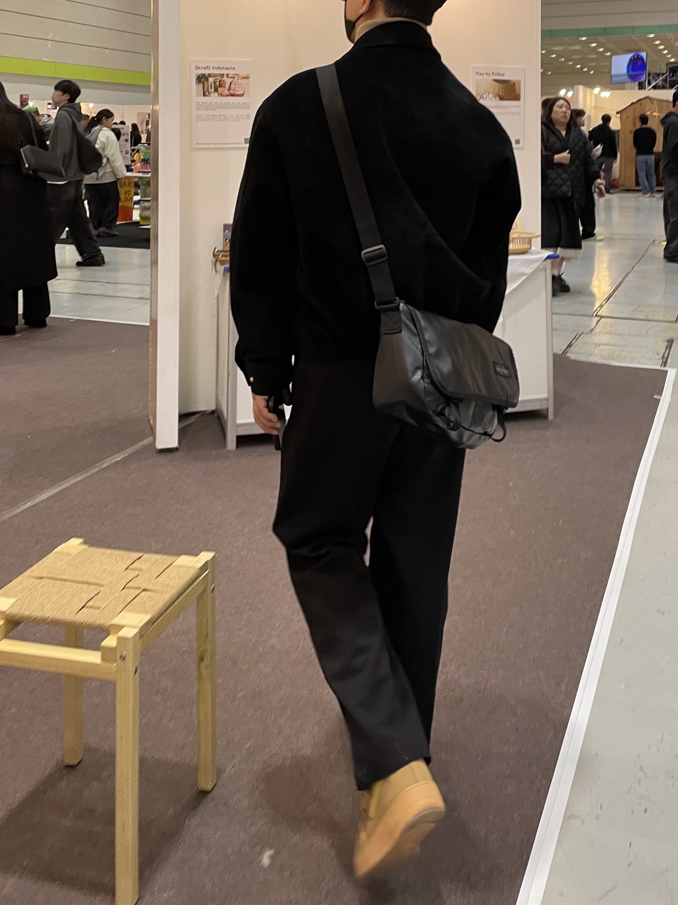 EASTPAK JR S Tarp Black2, Nike Air Force 1 Mid '07 WB Flax 착용 스타일