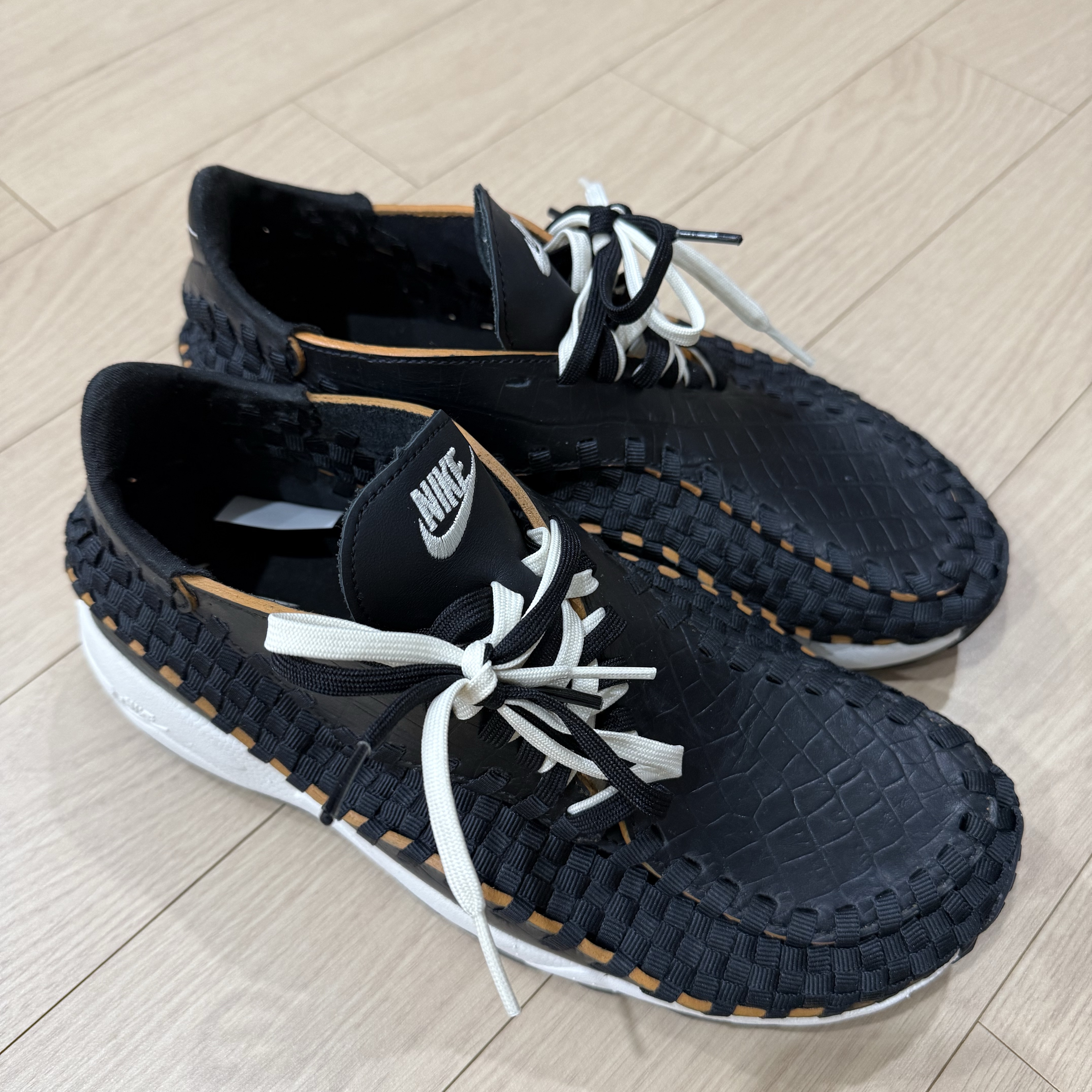 (W) Nike Air Footscape Woven Premium Black Pale Ivory 착용 스타일 - 1