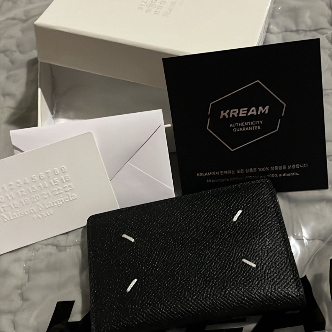 Maison Margiela Leather Bi-Fold Card Holder Black 착용 스타일