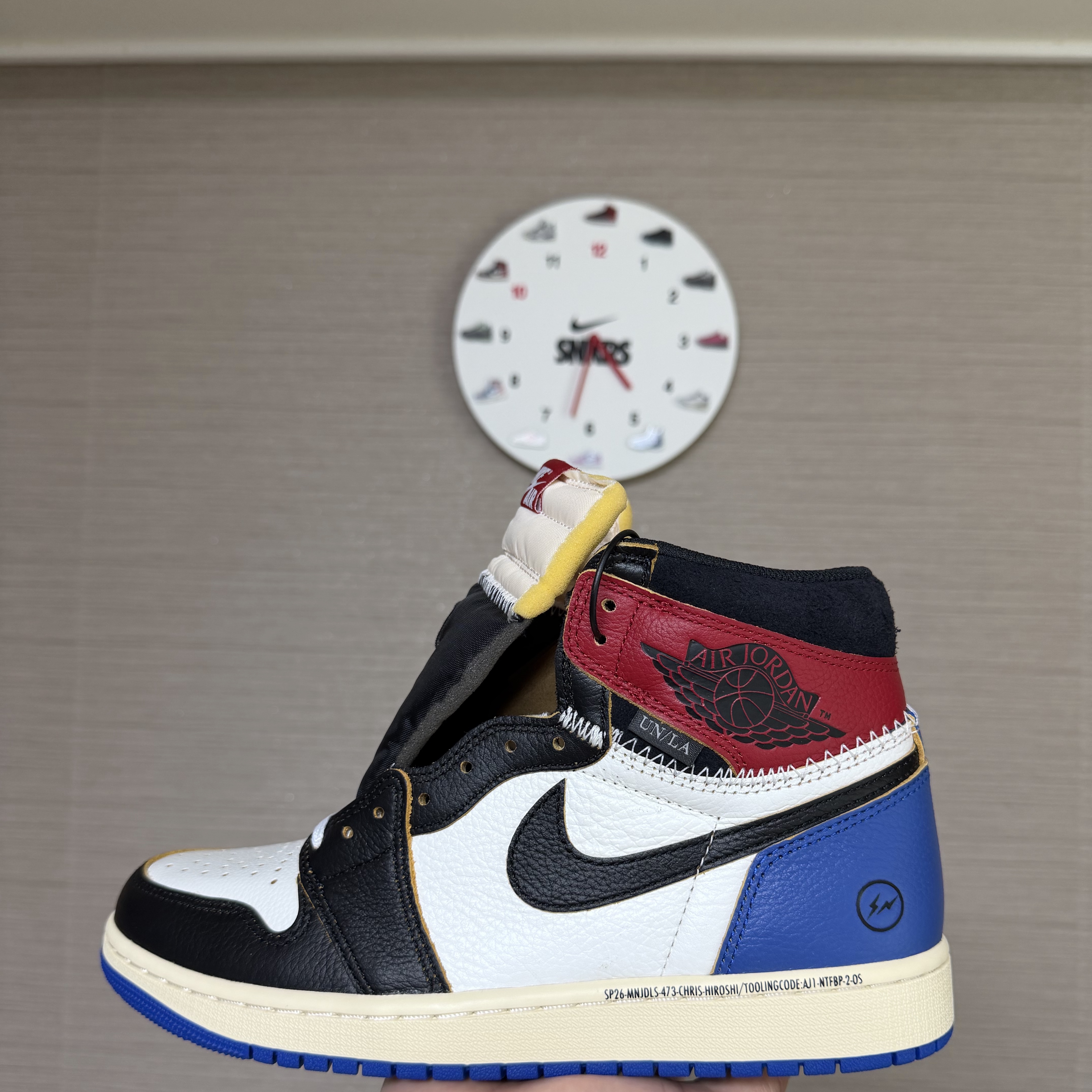 Jordan 1 x Fragment x Union LA Black and Varsity Red 착용 스타일