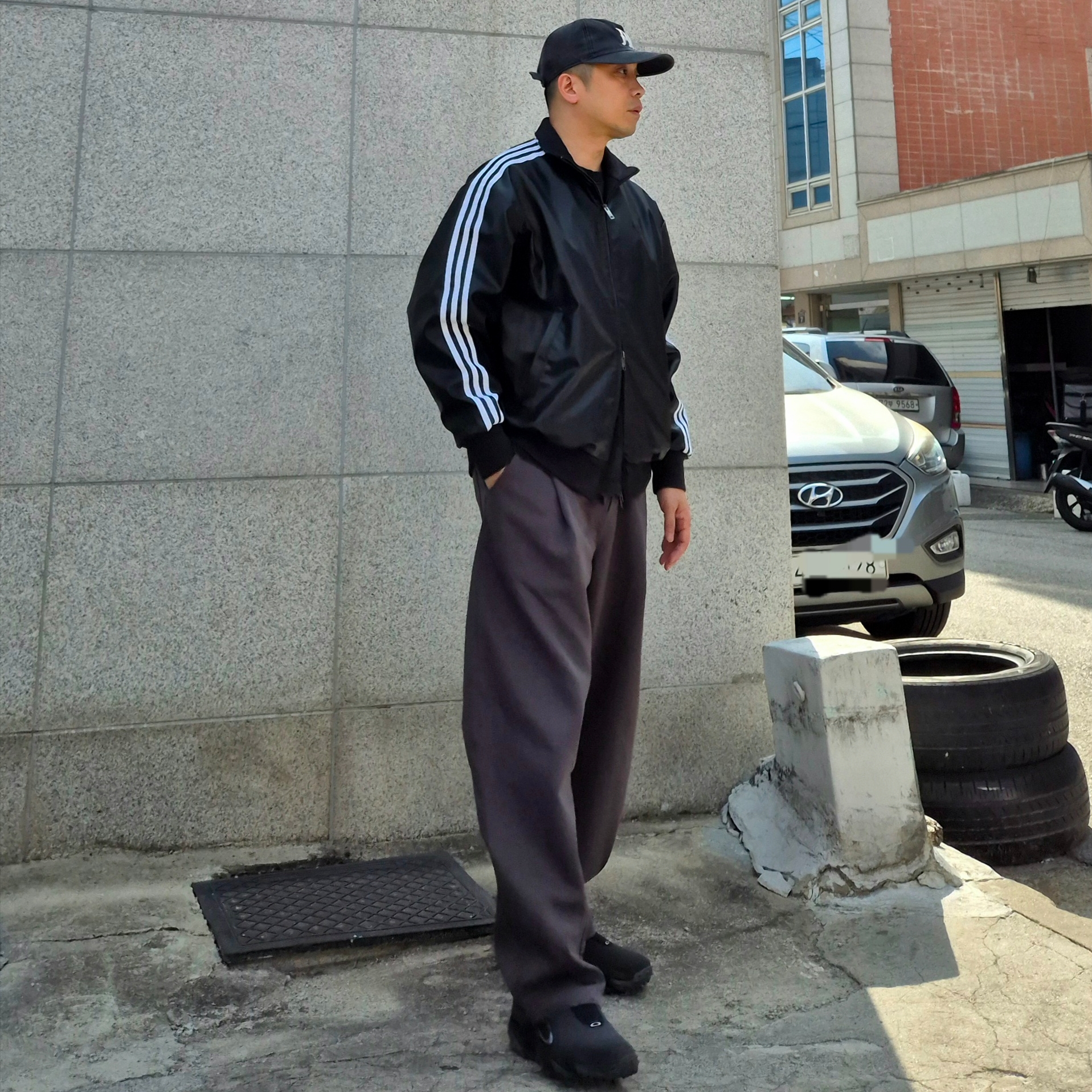 Oakley Edge Icon Blackout, Adidas Pleather 3S Track Top Black - KR Sizing 착용 스타일 - 3