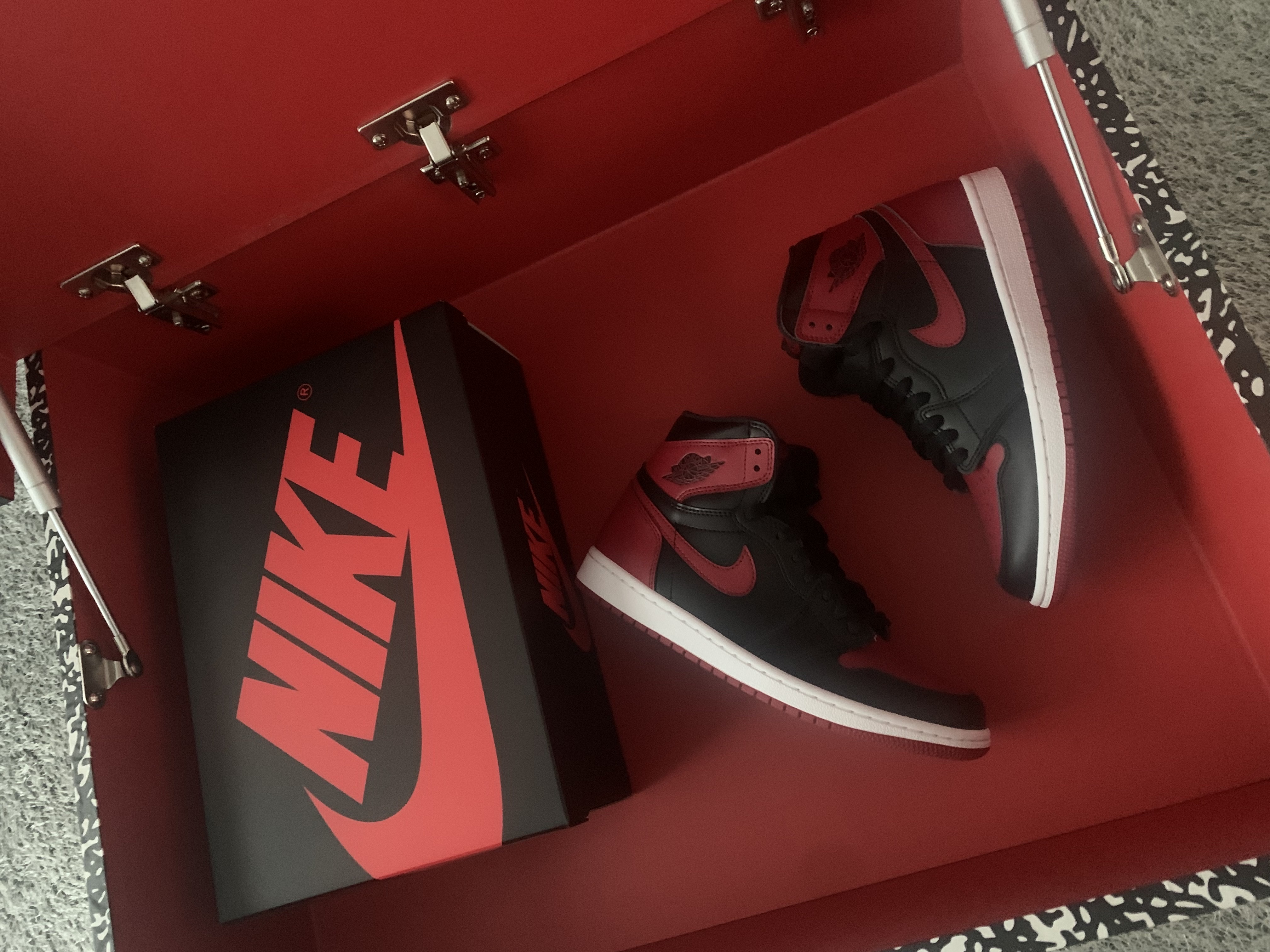 Jordan 1 High 85 Bred, Jordan 1 Retro High OG Patent Bred 착용 스타일
