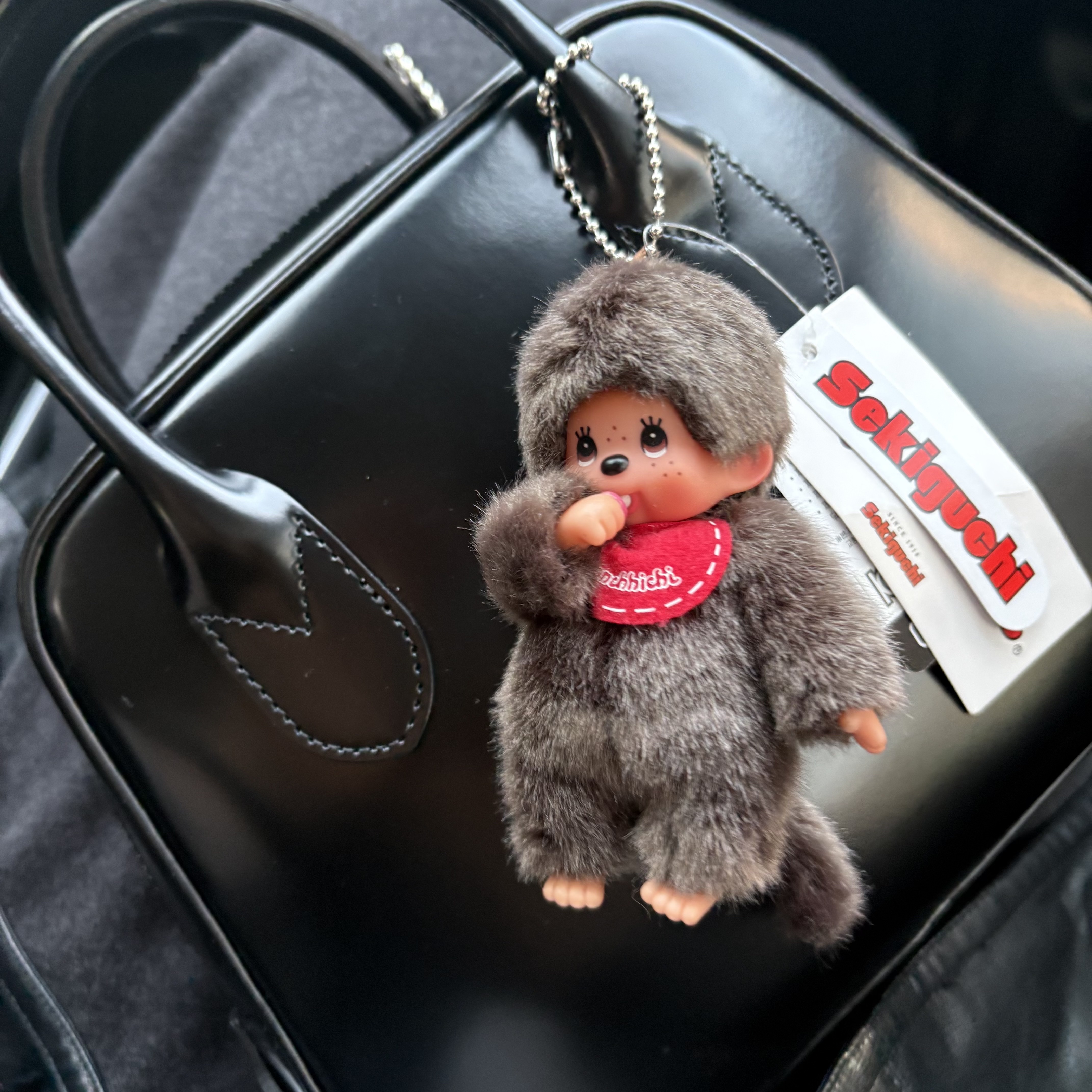 Comme des Garcons Round No.2 Aoyama Bag Black, Monchhichi Keychain Mini Boy 착용 스타일