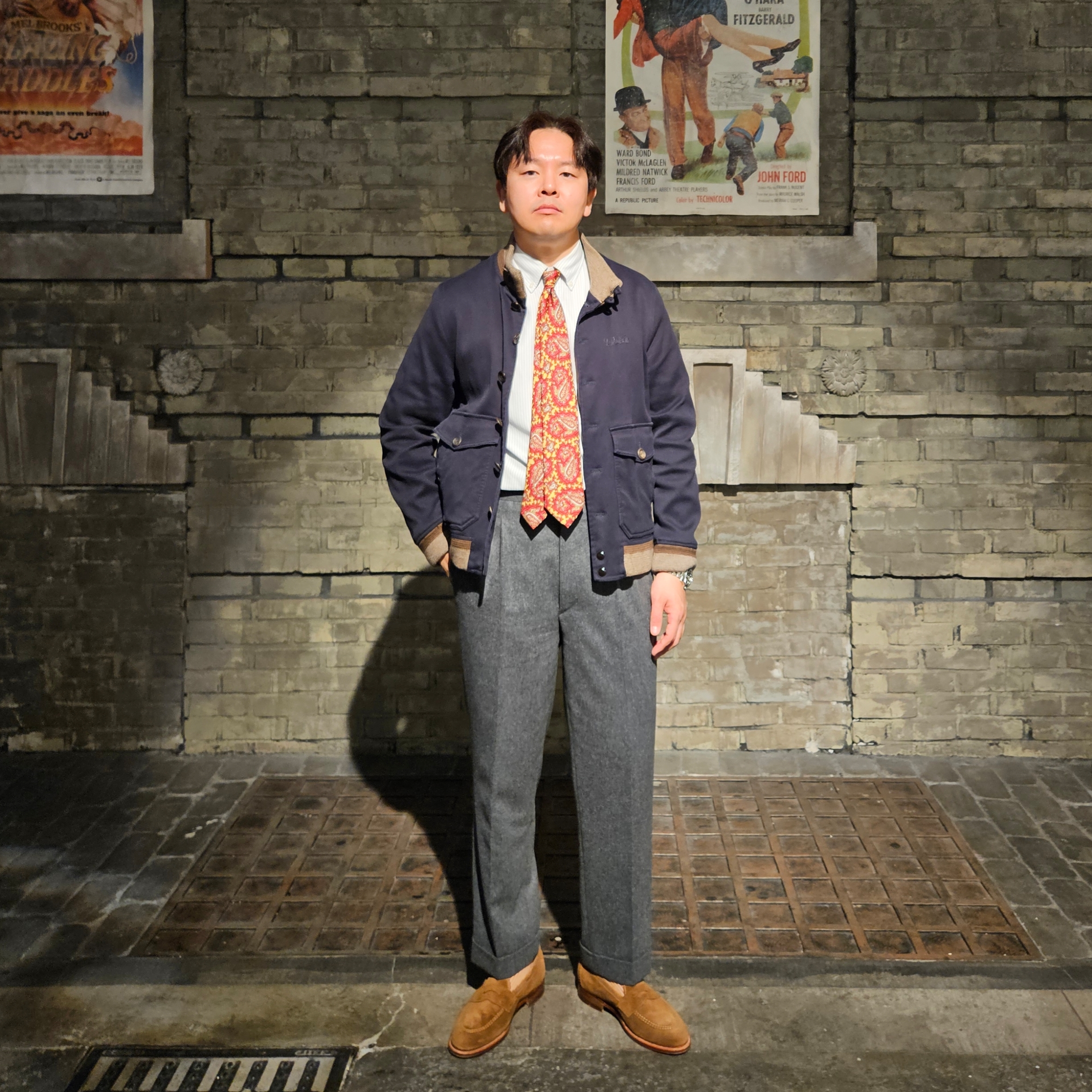 Drake's Paisley Print Silk Self Tipped Tie Red, Alden 6243 Suede Unlined Flex Penny Loafer Snuff - D 착용 스타일