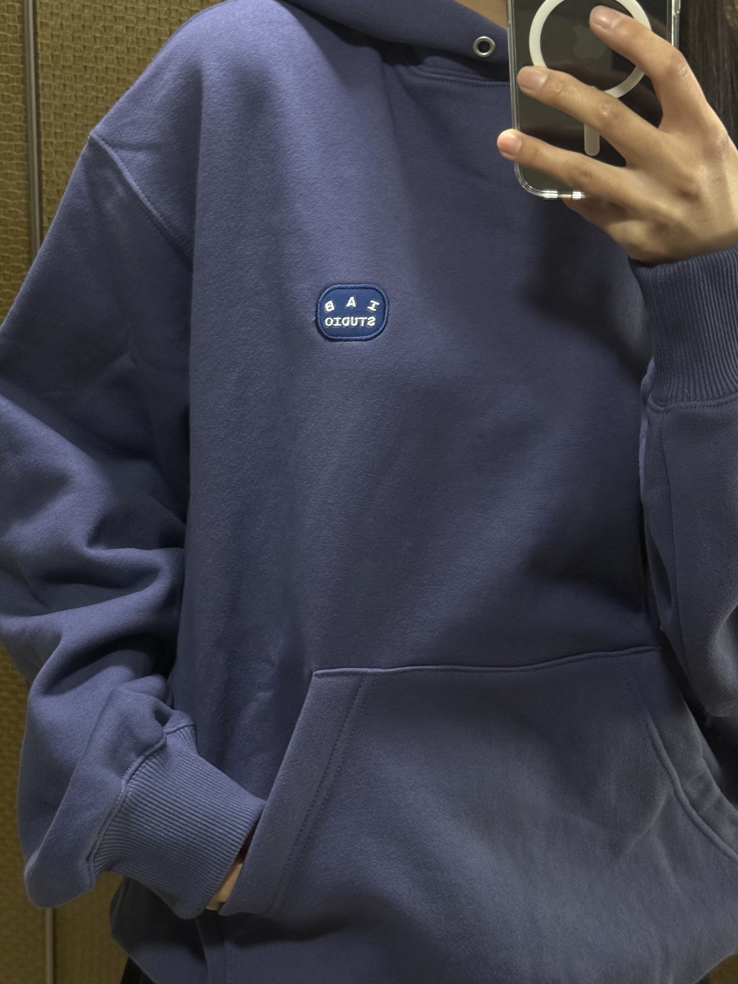 IAB Studio IAB Patch Hoodie Blue 착용 스타일 - 1