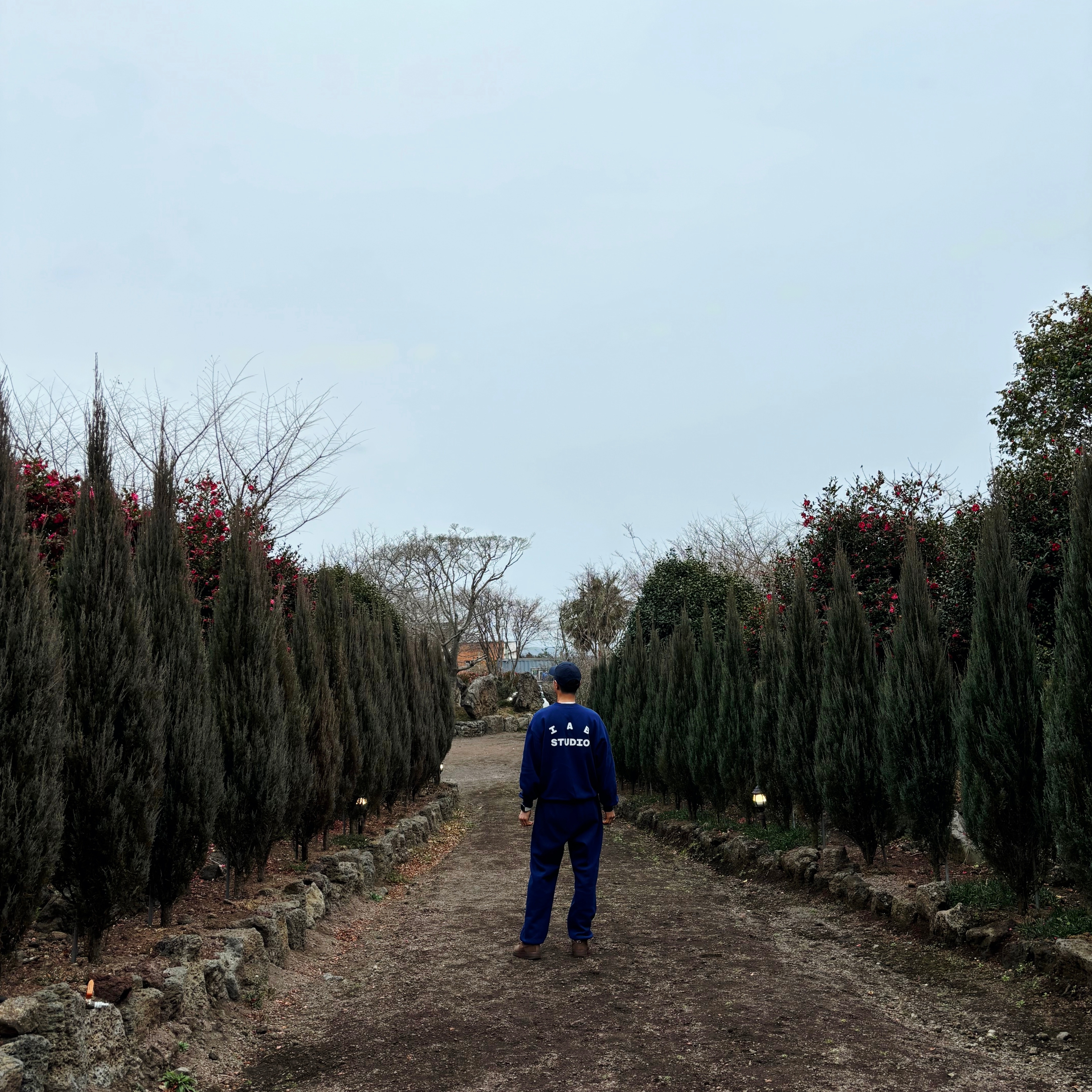 IAB Studio IAB Original Sweatpants Navy, IAB Studio IAB Original Sweatshirt Navy 착용 스타일