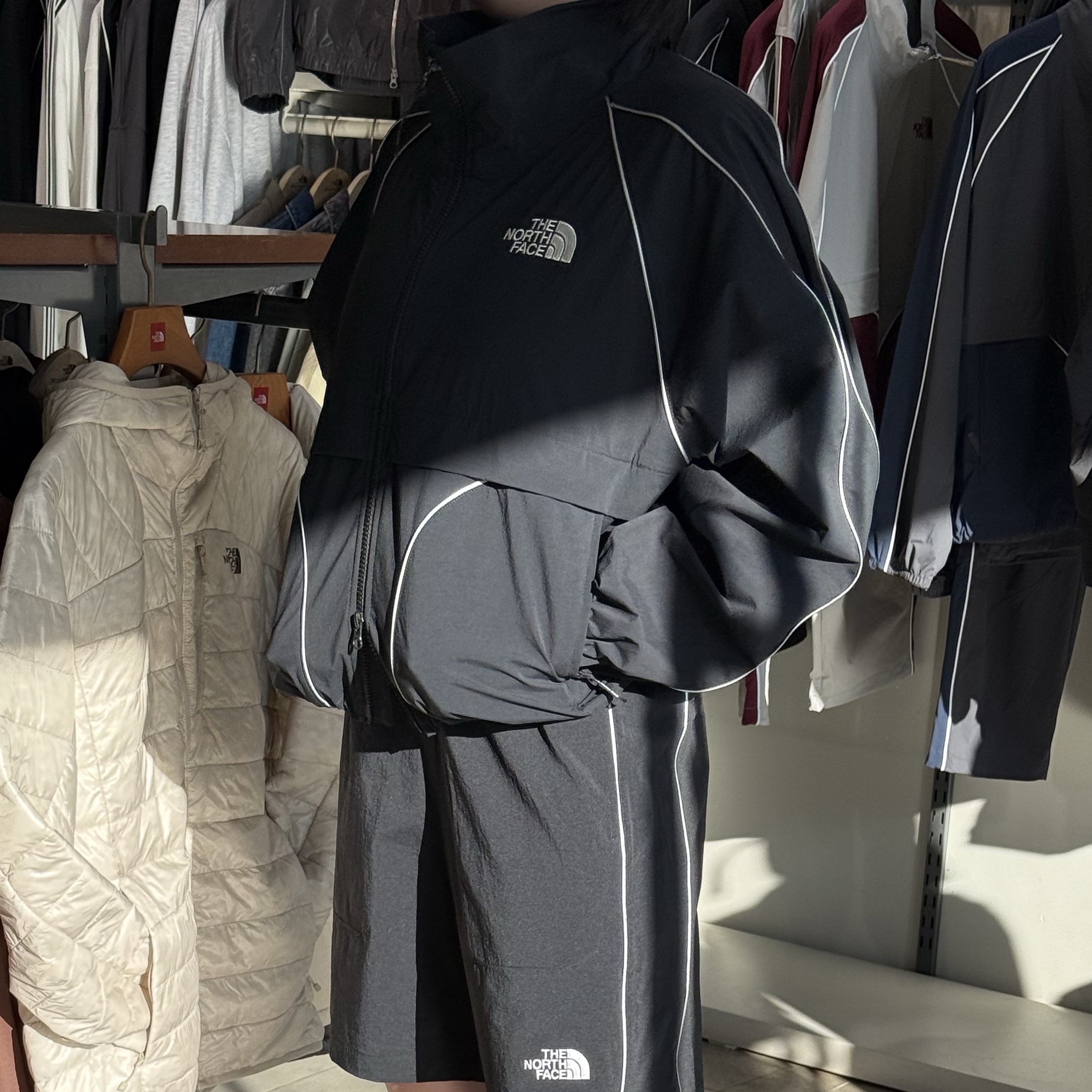 The North Face White Label Brio Jacket Black 착용 스타일 - 2