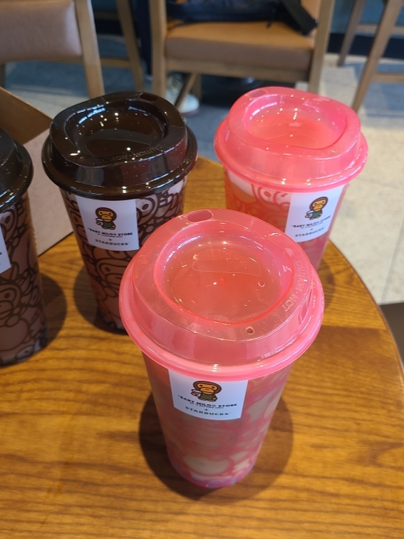 Human Made Heart Rubber Coaster Green 착용 스타일 - 2