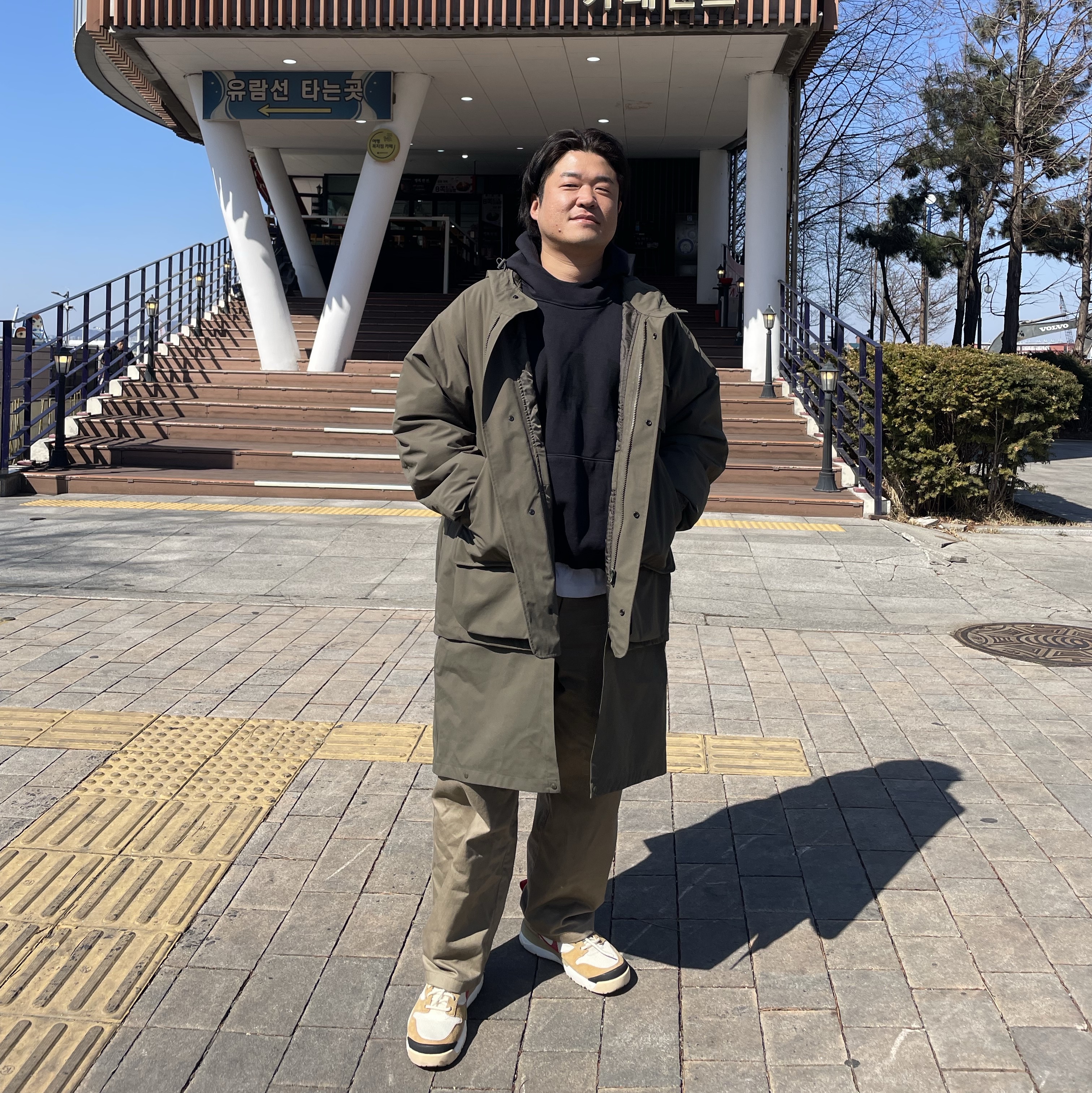 Nike x Tom Sachs Mars Yard Shoe 3.0 Space Camp, Yeezy Gap Engineered By Balenciaga Dove Hoodie Washed Black 착용 스타일