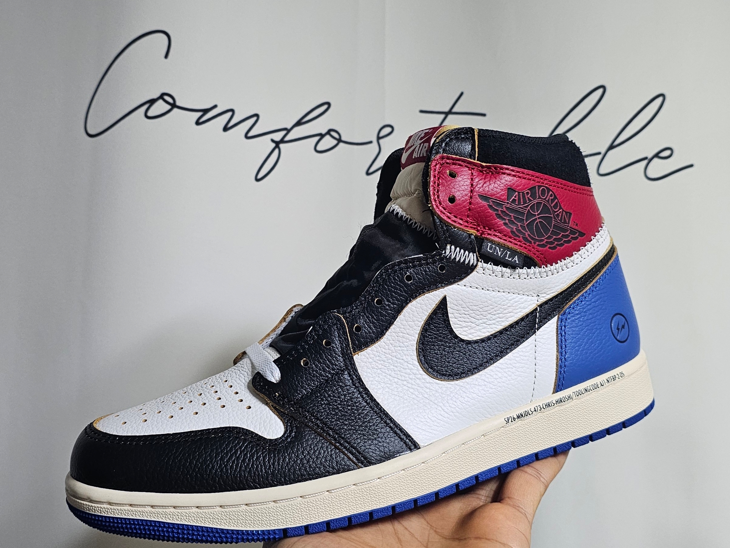 Jordan 1 x Fragment x Union LA Black and Varsity Red 착용 스타일 - 1