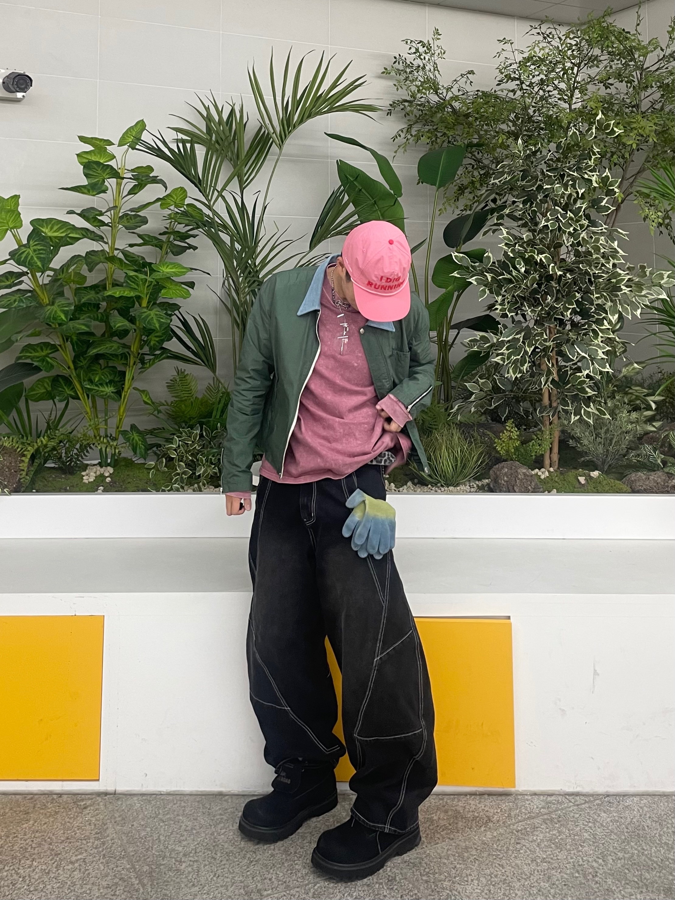 Alex Zono I Dig Running Trucker Pink 착용 스타일 - 5