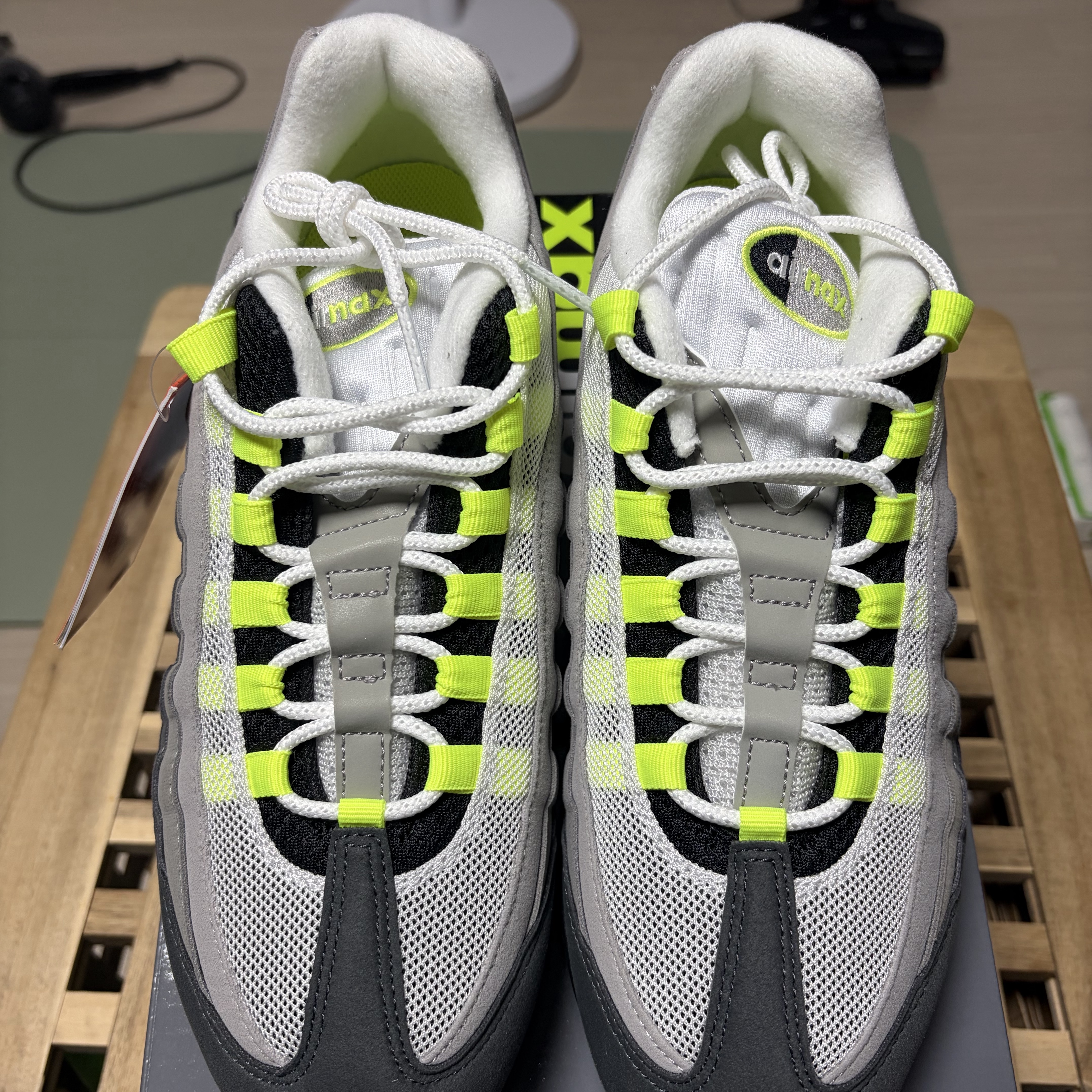 Nike Air Max 95 OG Neon 착용 스타일 - 4