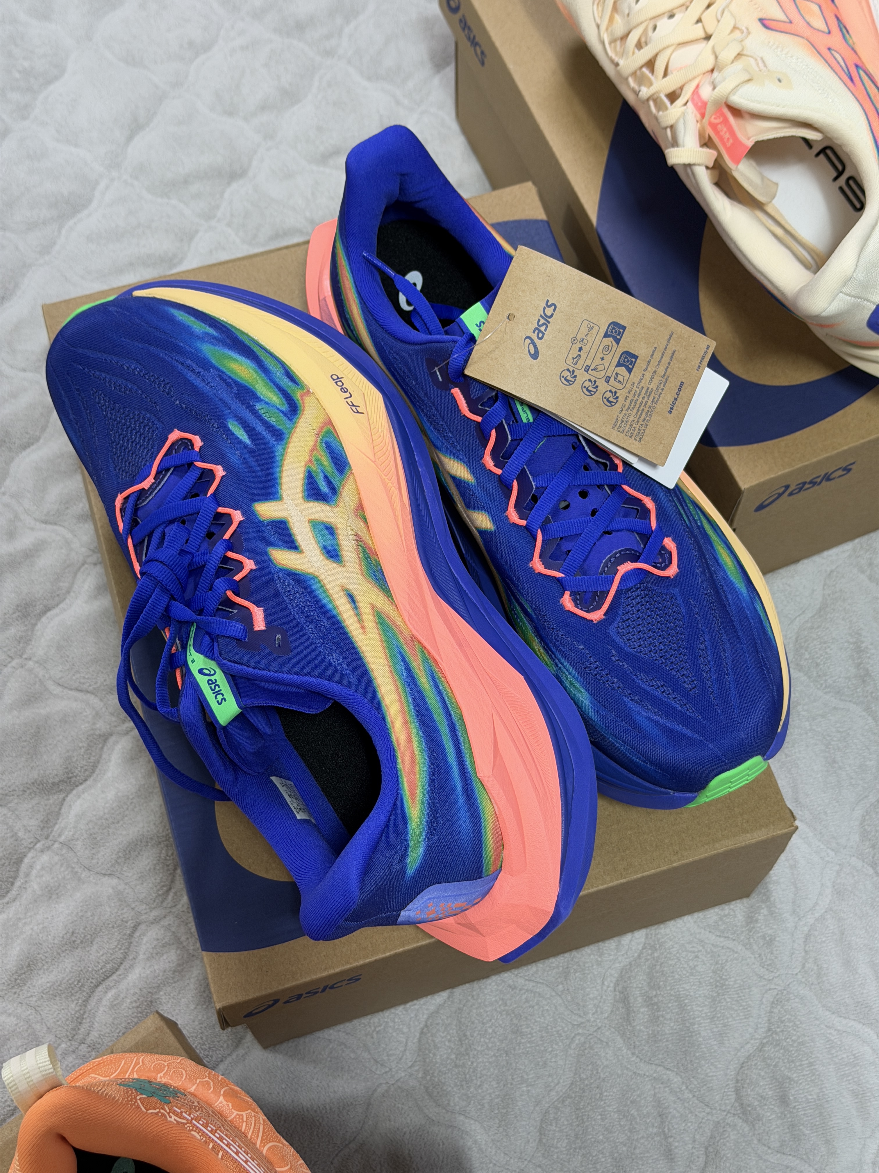Asics Superblast 3 Cobalt Burst Light Orange 착용 스타일