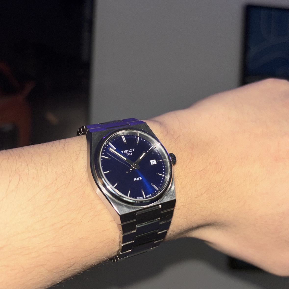 Tissot PRX 35mm Quartz Steel Blue 착용 스타일