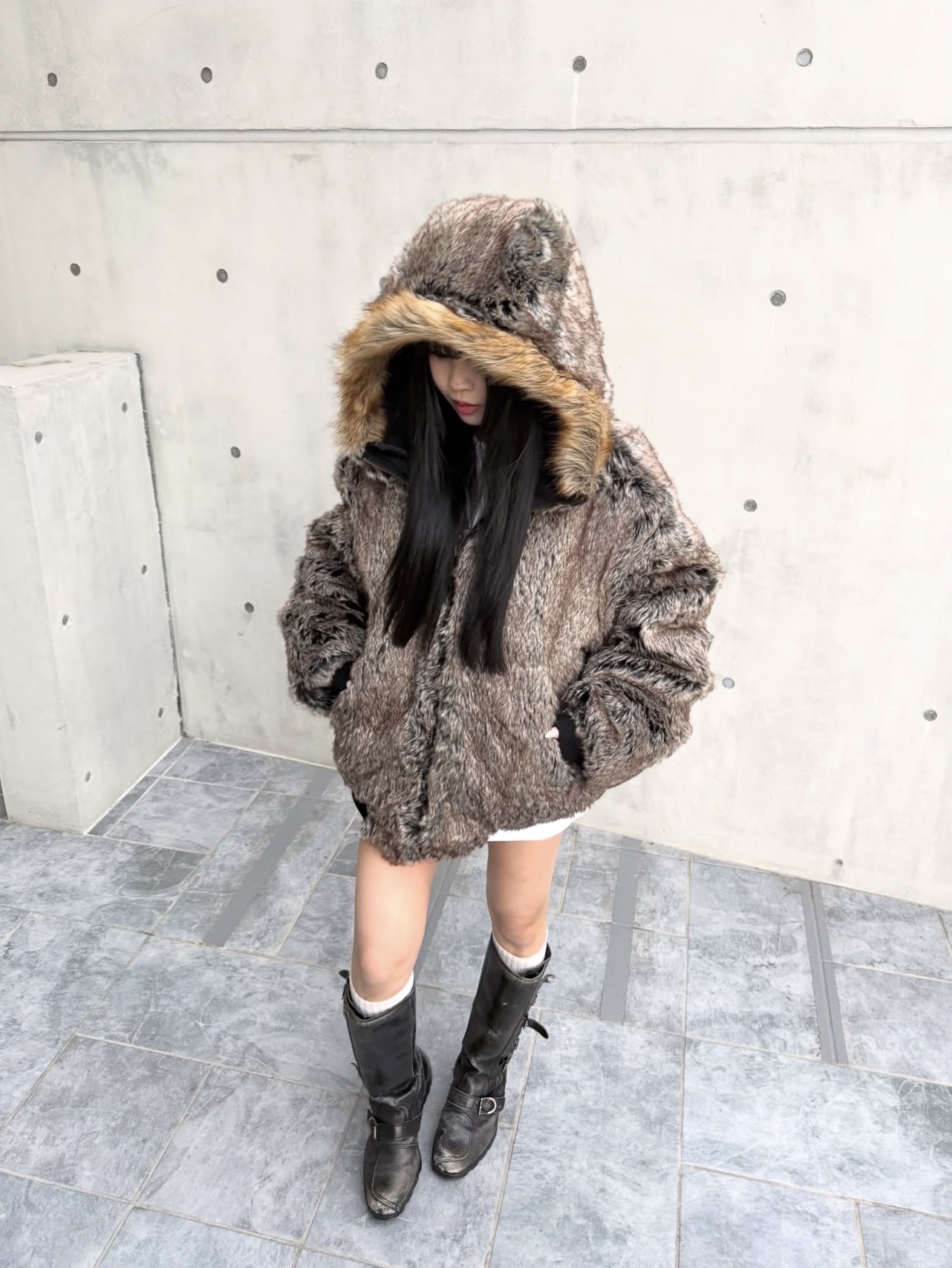 Supreme Reversible Faux Fur Hooded Work Jacket Red - 26SS, Supreme Reversible Faux Fur Hooded Work Jacket Denim - 26SS 착용 스타일 - 2