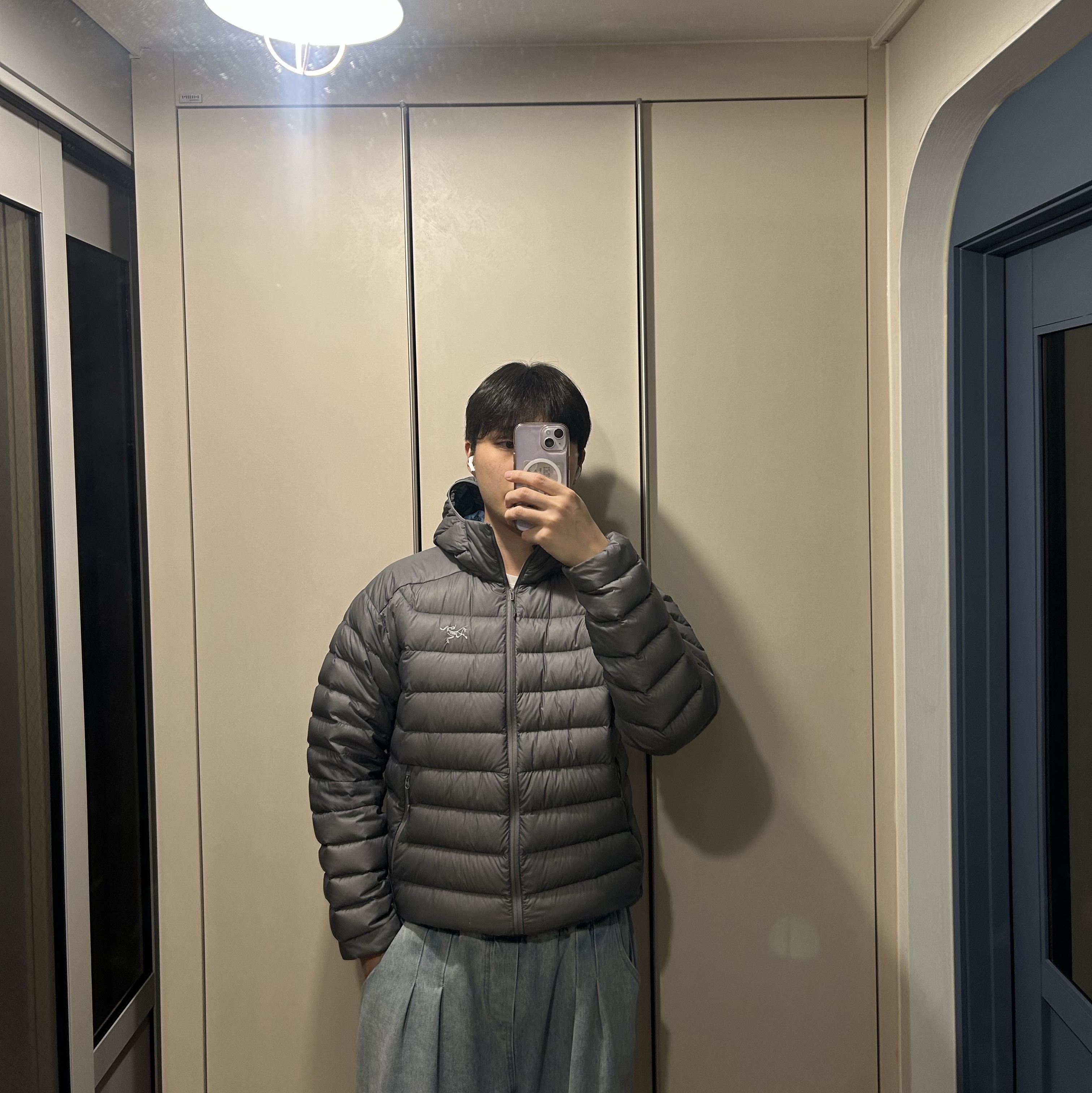 Arc'teryx Cerium Hoody Void 착용 스타일 - 1