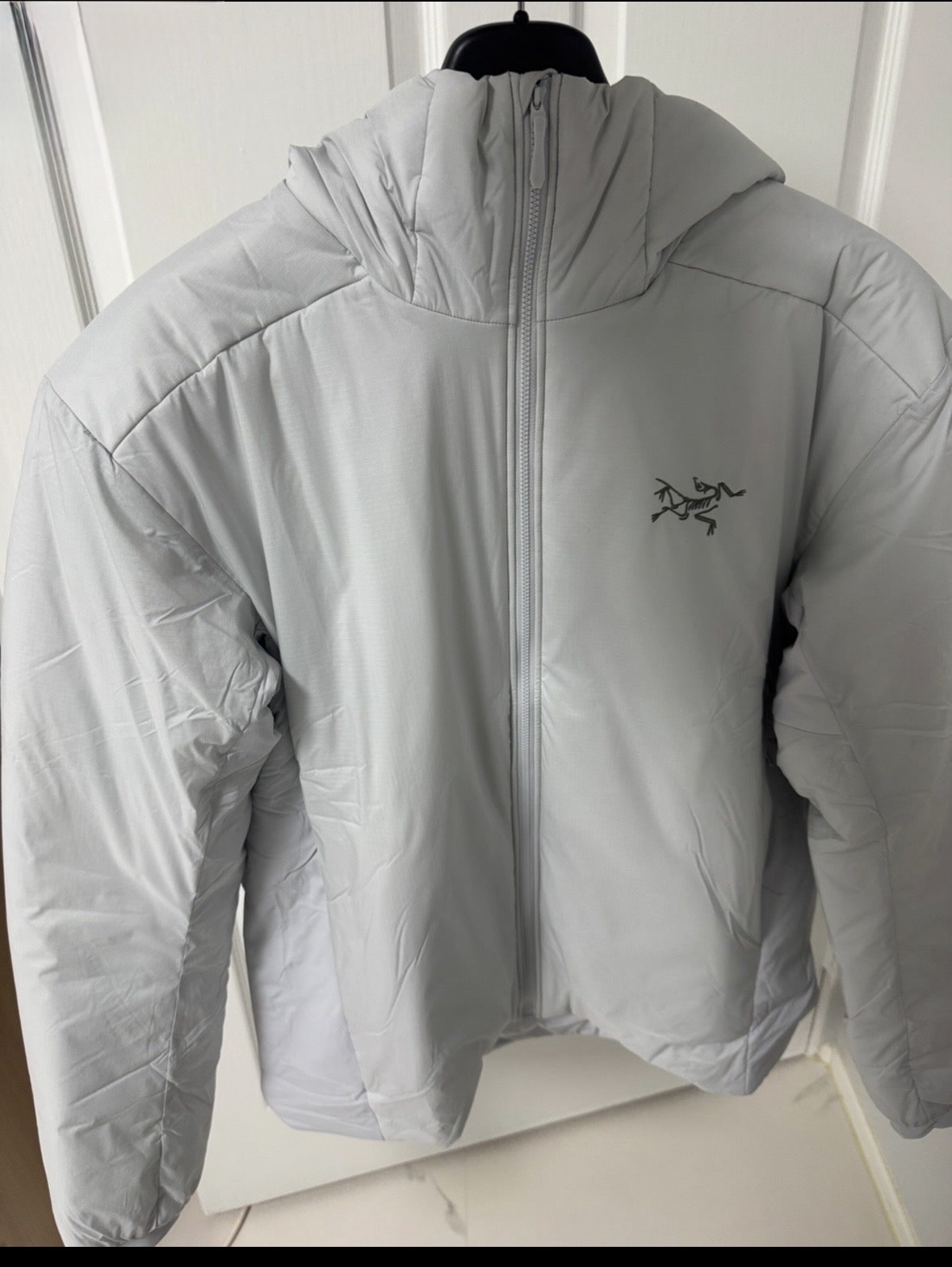 Arc'teryx Atom SV Hoody Solitude 착용 스타일