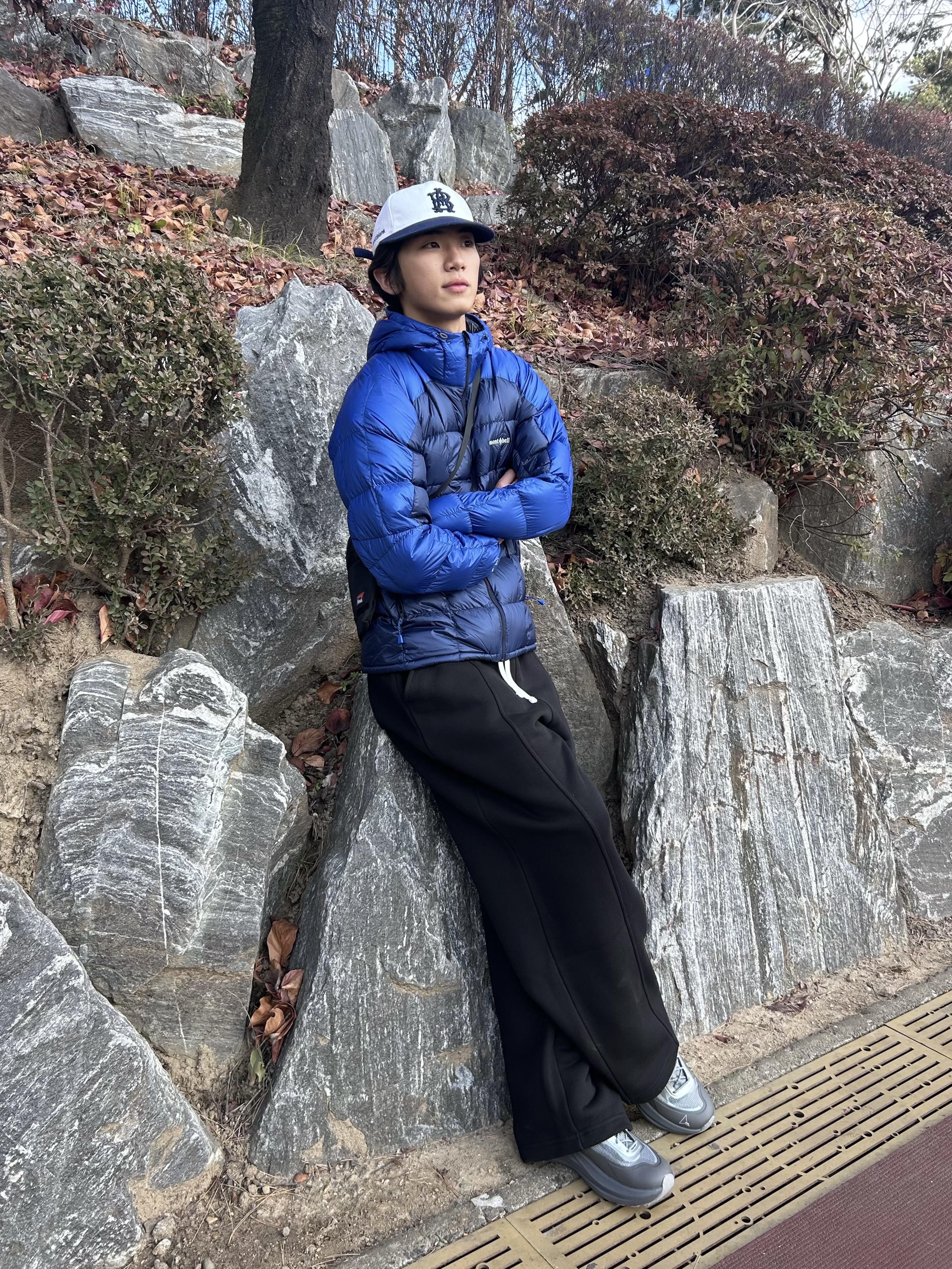 [KREAM 단독] About:Blank Pleated Sweatpant Black Ecru - 26SS 착용 스타일 - 2