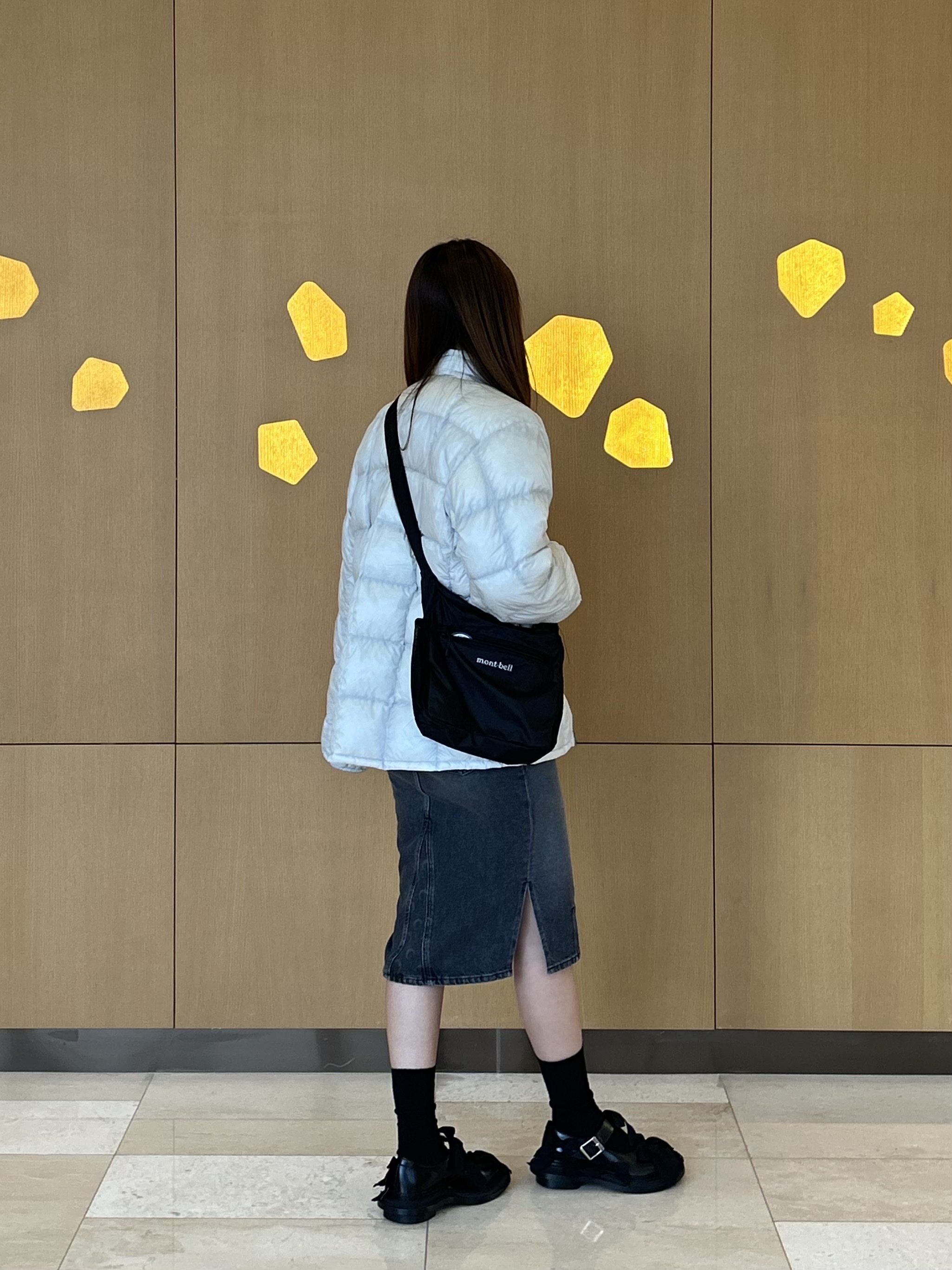Montbell Pocketable Light Shoulder Bag S Black - 25FW 착용 스타일 - 2