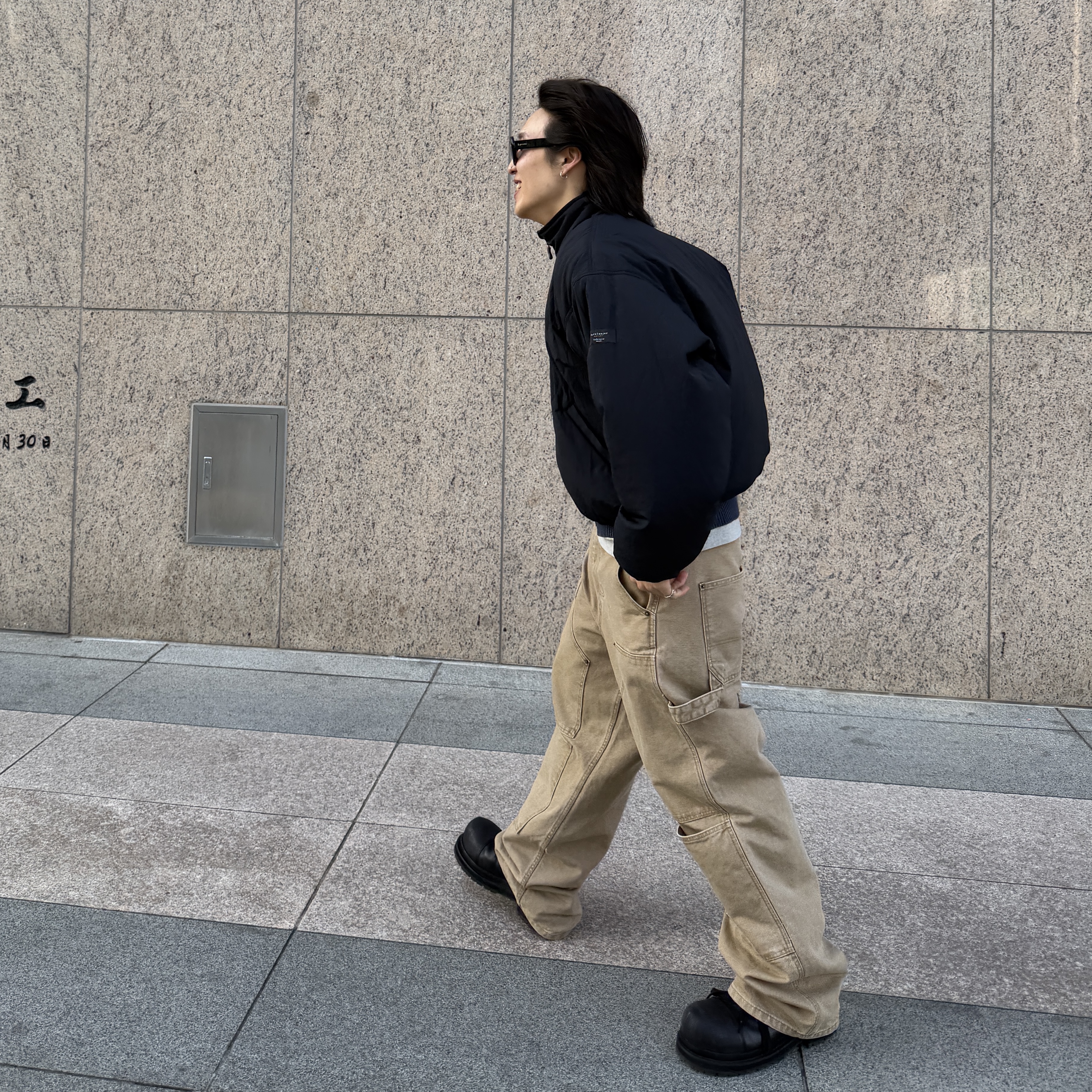 Supreme x Number (N)ine Sunglasses Black - 25FW, Aoiro Cutted Double Knee Pants Tan 2025 착용 스타일 - 1