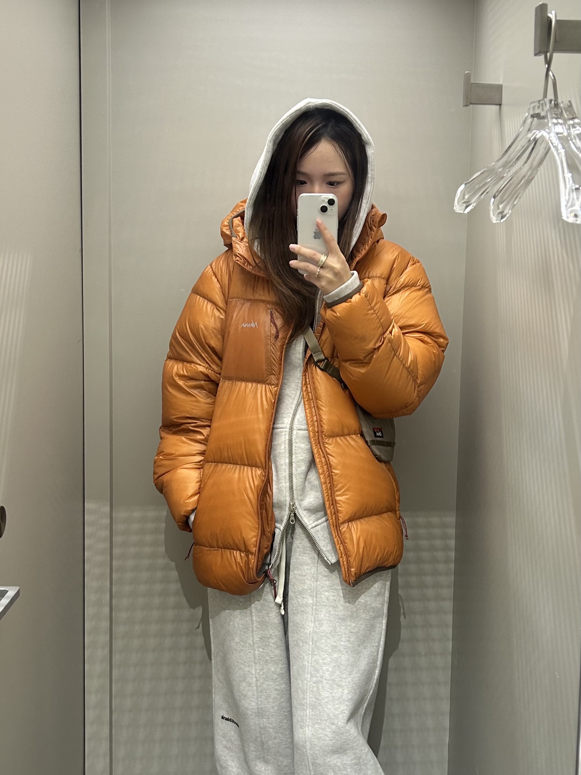 Nanga Mountain Lodge Down Hoodie Jacket Orange - 25FW 착용 스타일 - 1