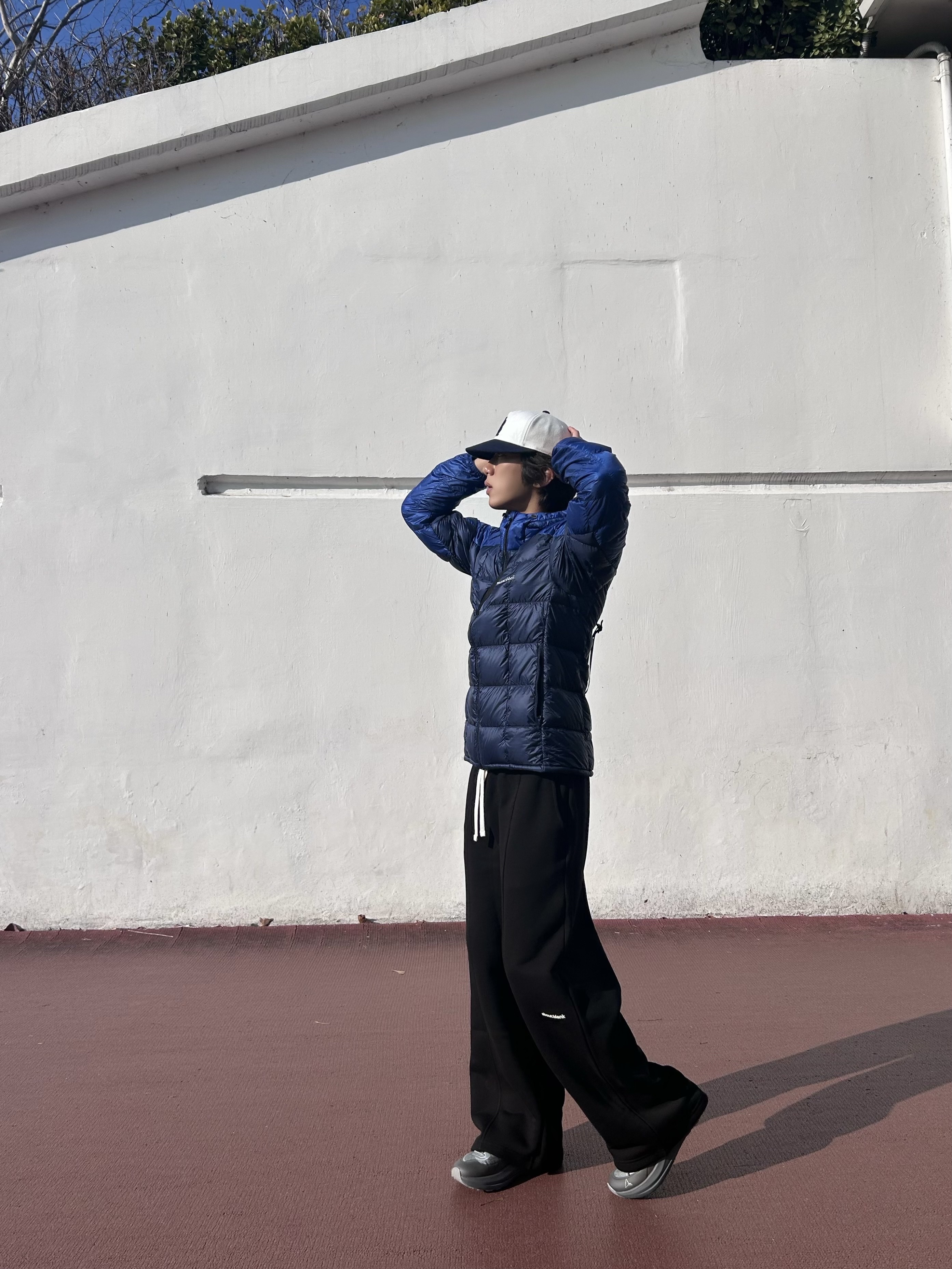 [KREAM 단독] About:Blank Pleated Sweatpant Black Ecru - 26SS 착용 스타일 - 3