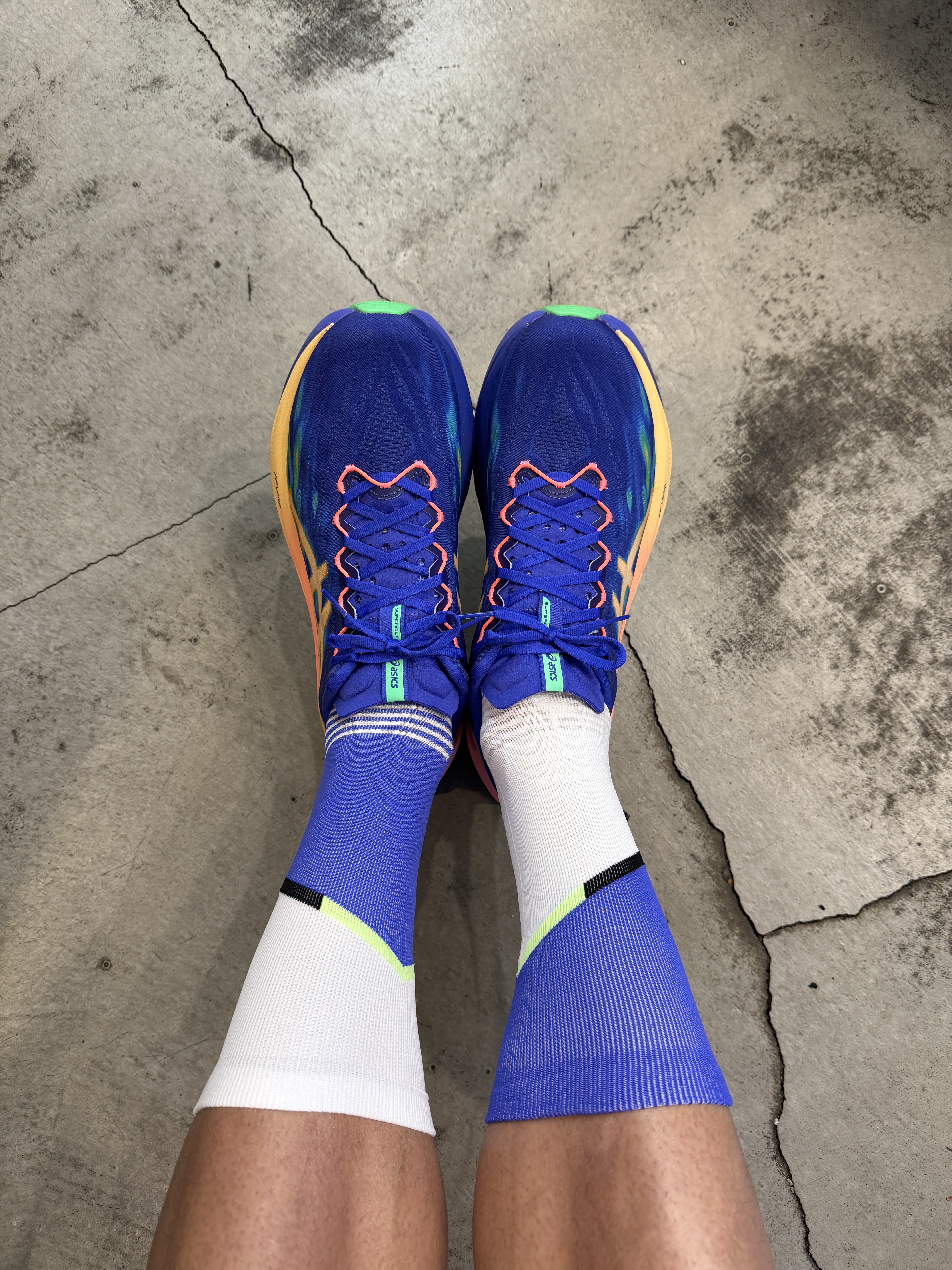 Asics Superblast 3 Cobalt Burst Light Orange 착용 스타일 - 1